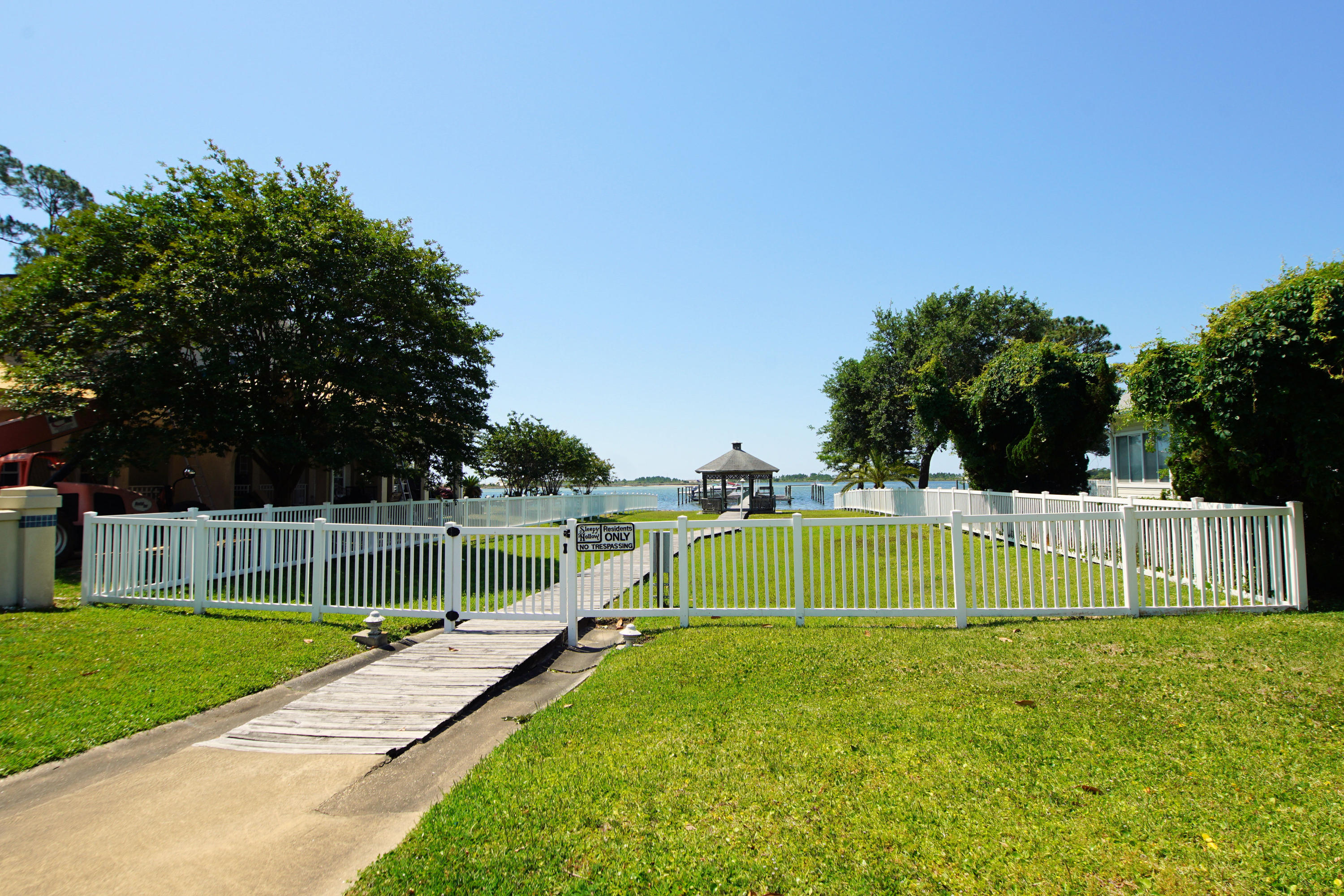 SLEEPY HOLLOW - Residential