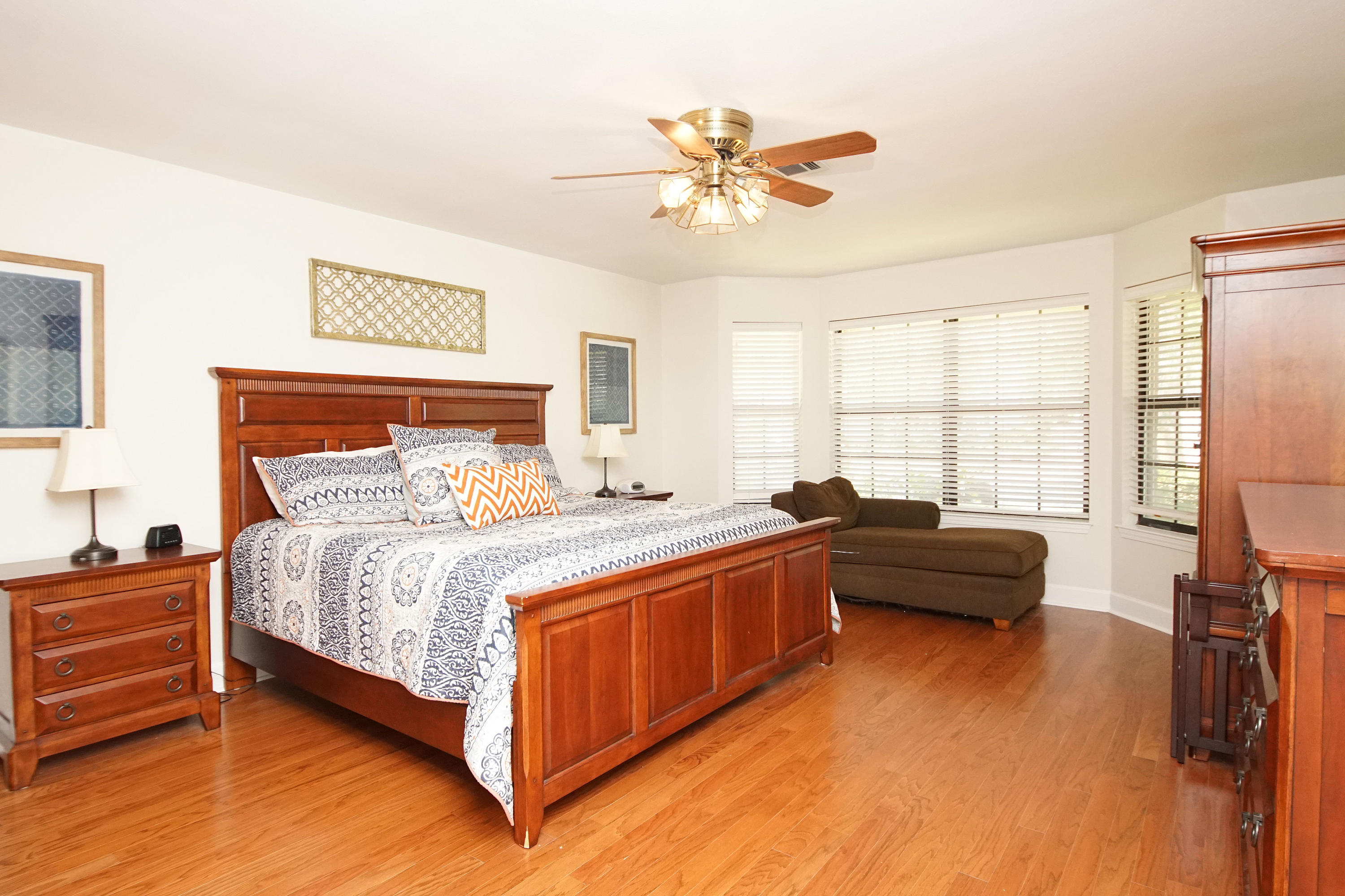 SLEEPY HOLLOW - Residential