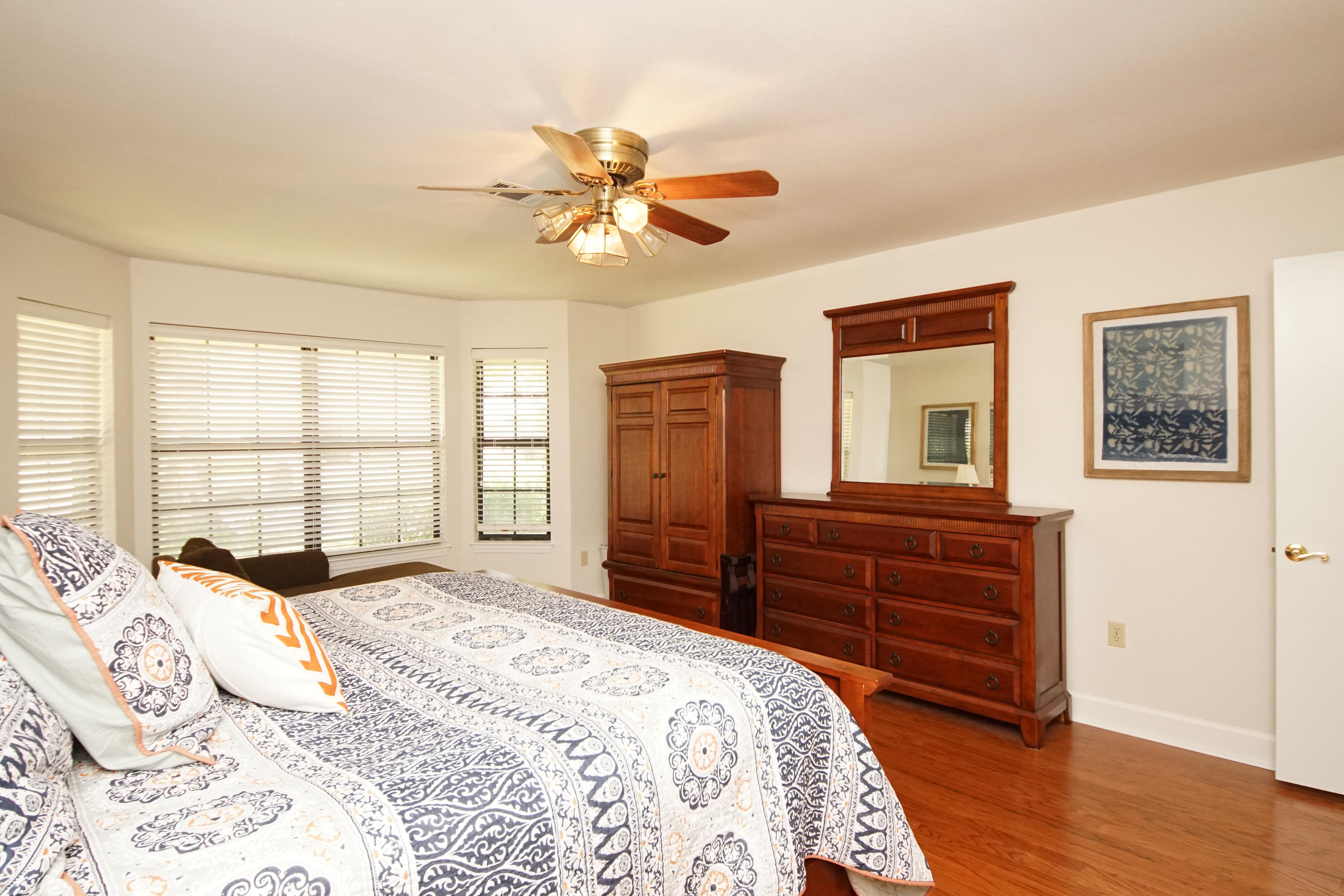 SLEEPY HOLLOW - Residential