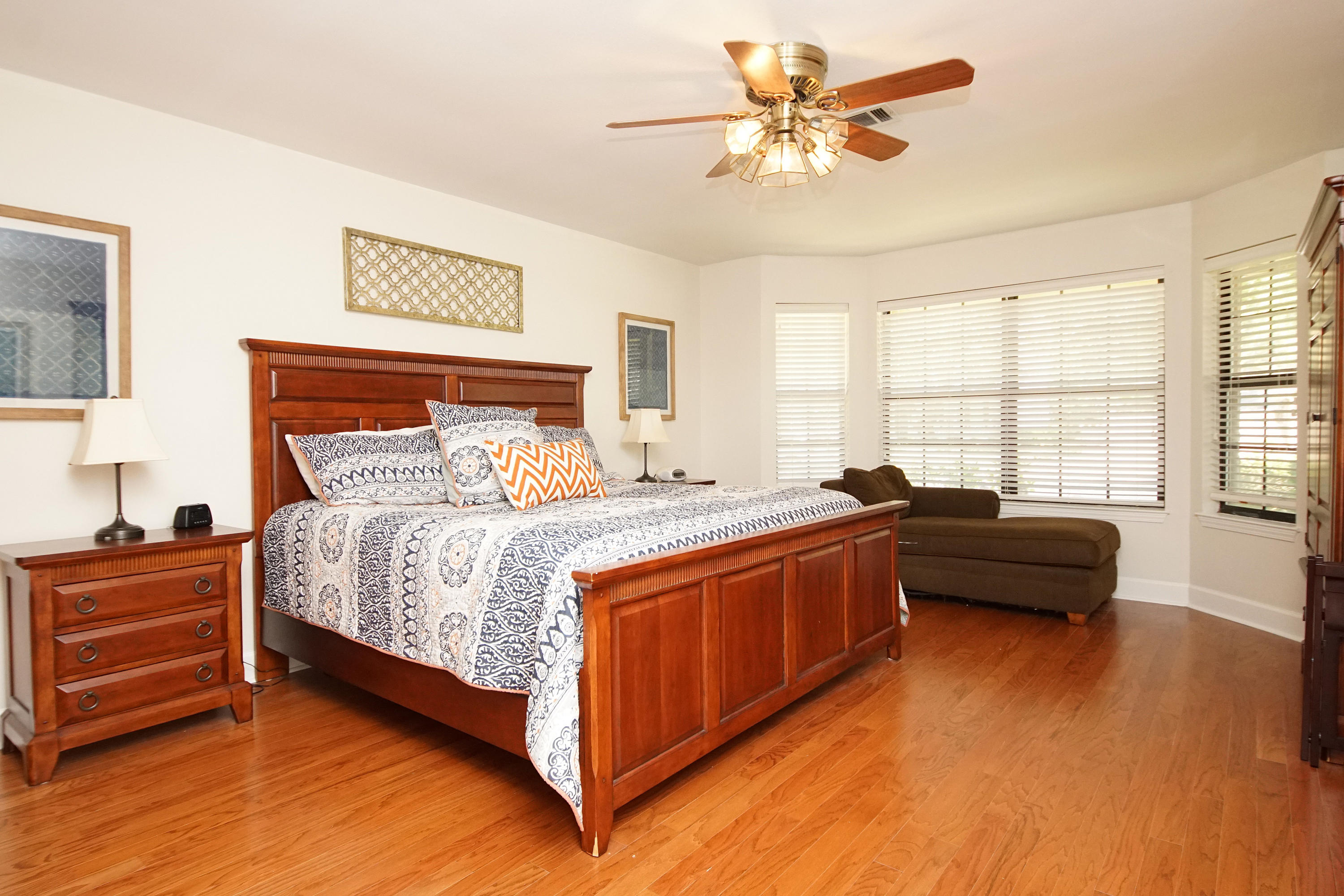 SLEEPY HOLLOW - Residential