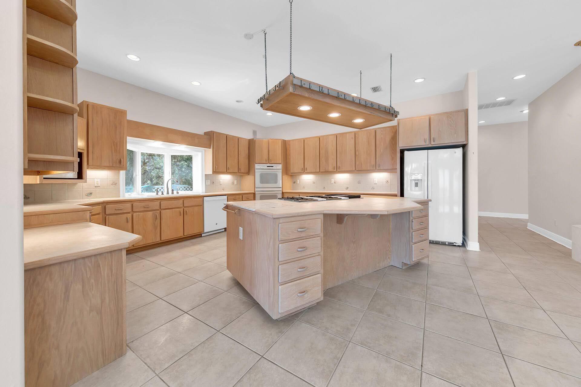 PARISH POINT - Residential