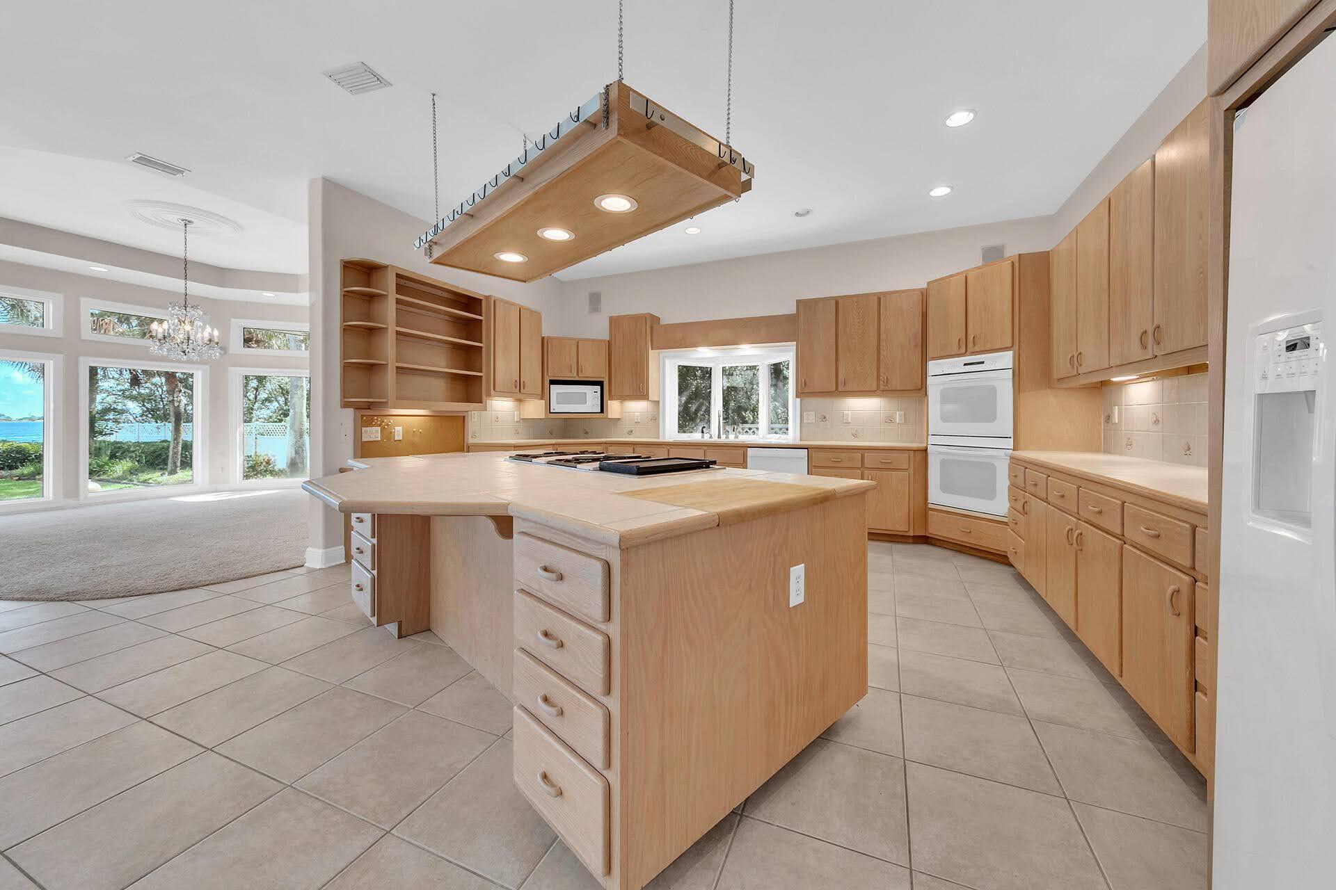 PARISH POINT - Residential