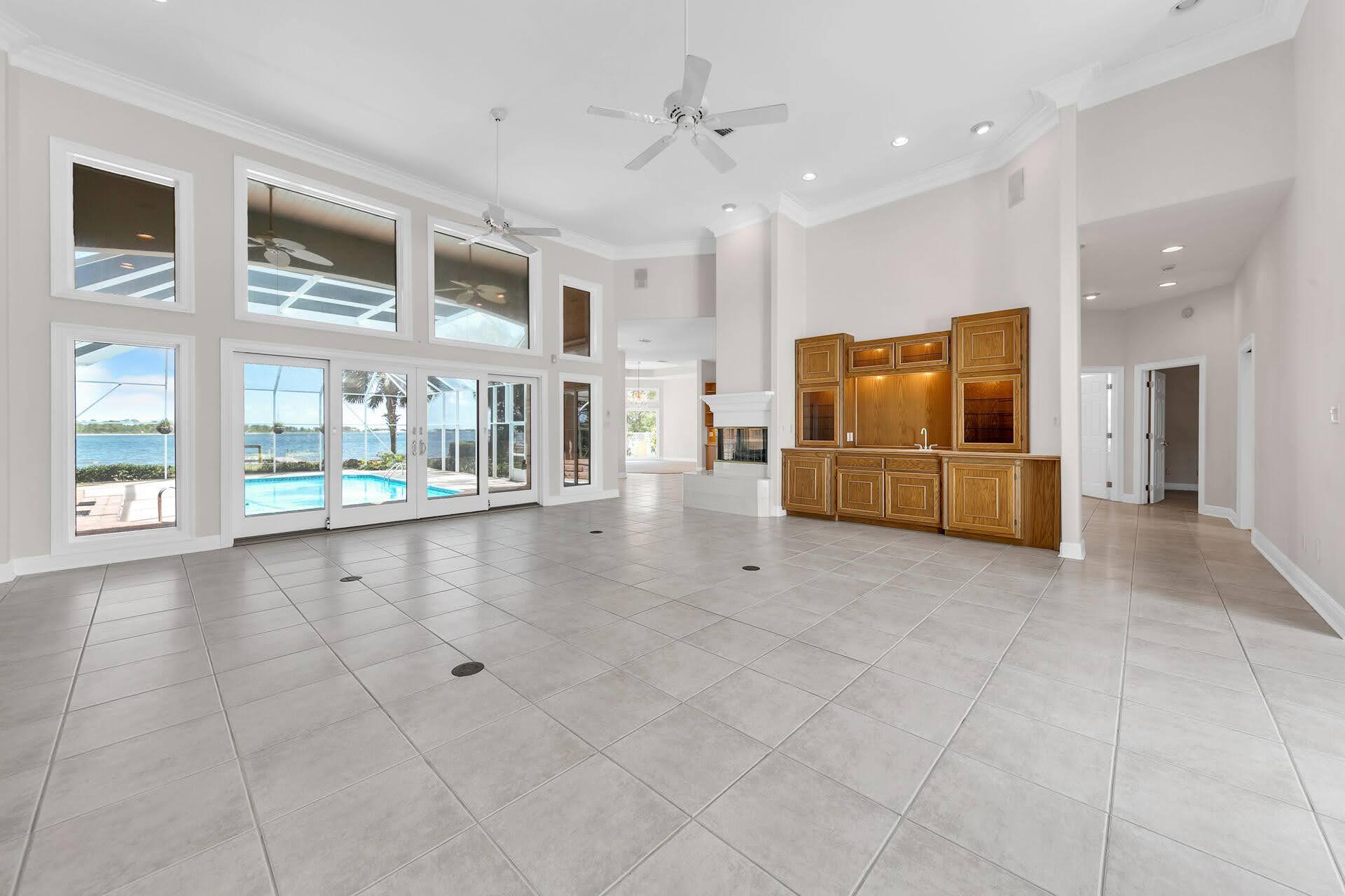 PARISH POINT - Residential