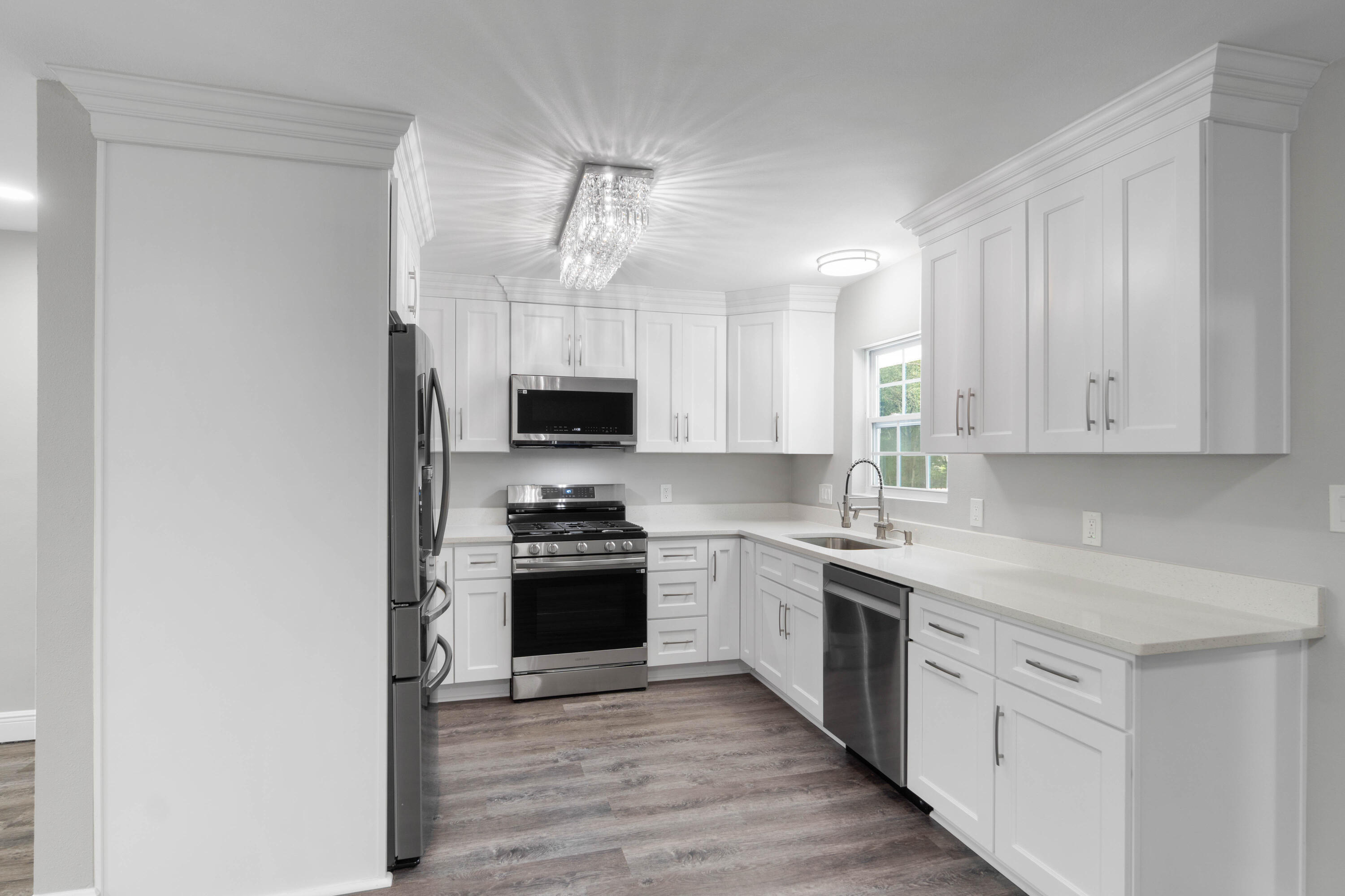 EDGE MANOR - Residential