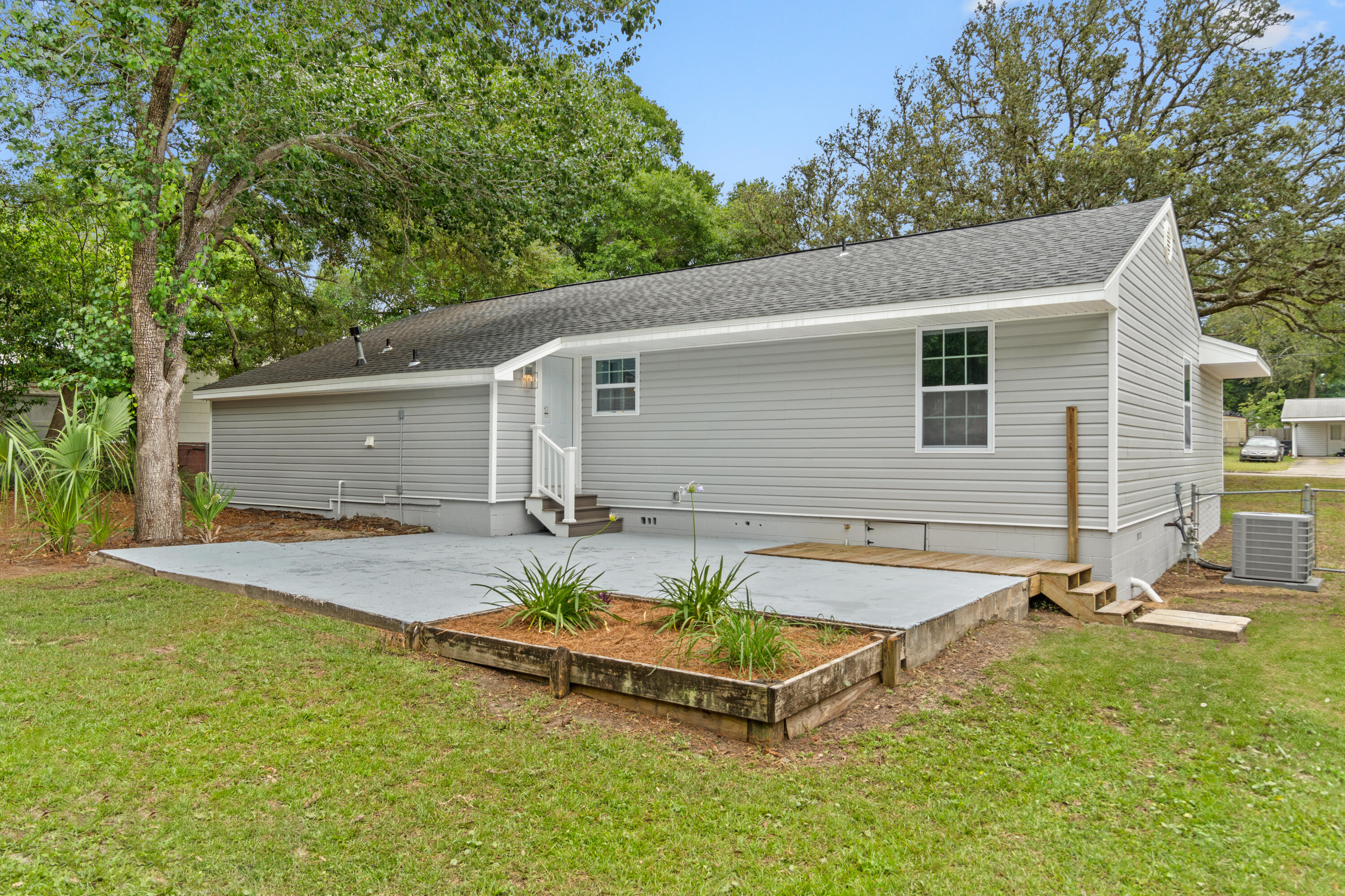 EDGE MANOR - Residential
