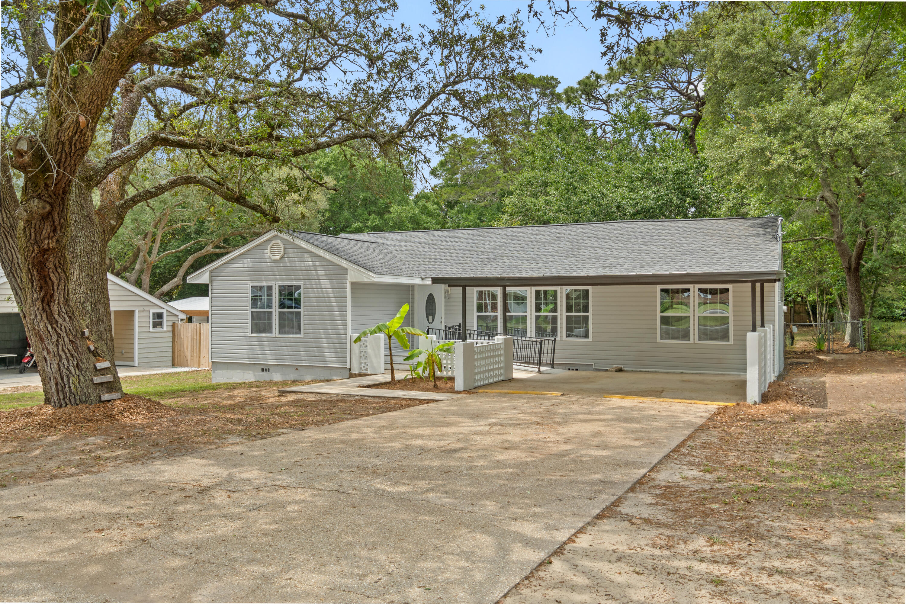 EDGE MANOR - Residential