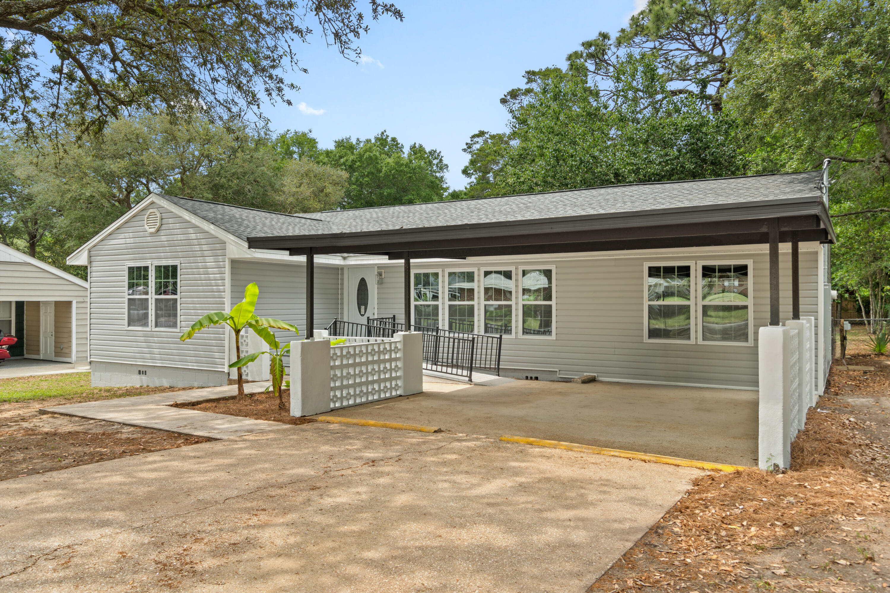 EDGE MANOR - Residential