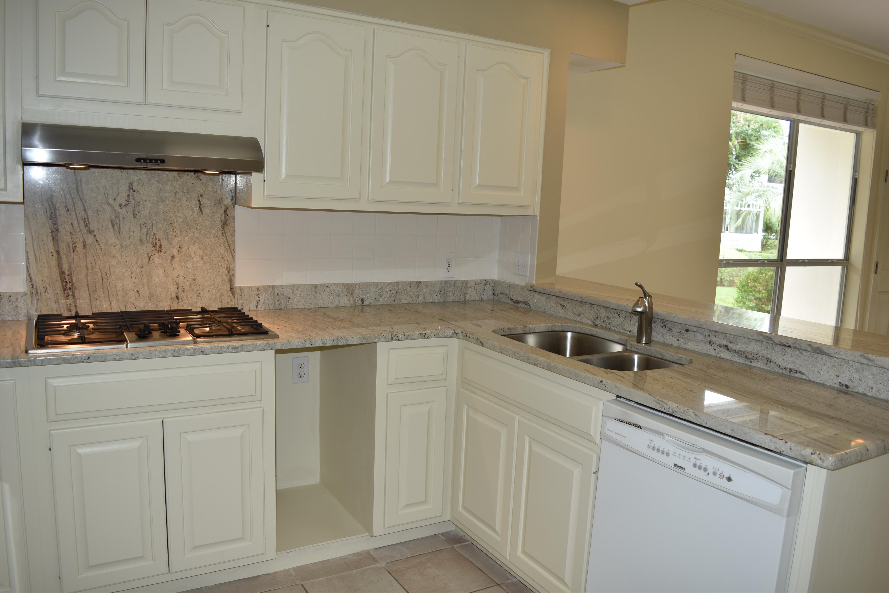 HIDDEN DUNES BEACH VILLAS - Residential