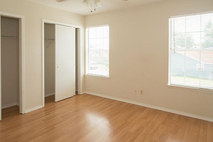 WOODLAND PARK ESTATES - Residential Lease