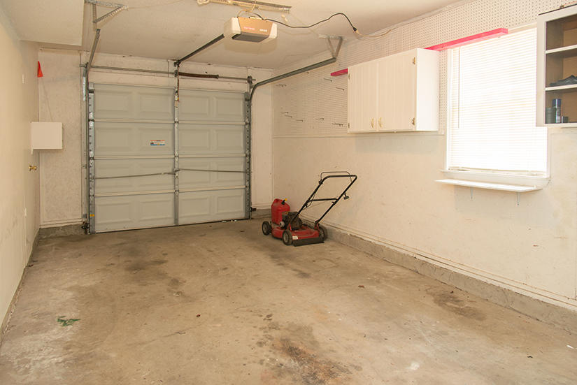 WOODLAND PARK ESTATES - Residential Lease