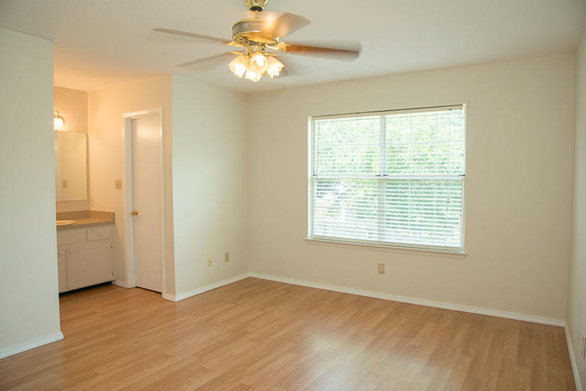 WOODLAND PARK ESTATES - Residential Lease