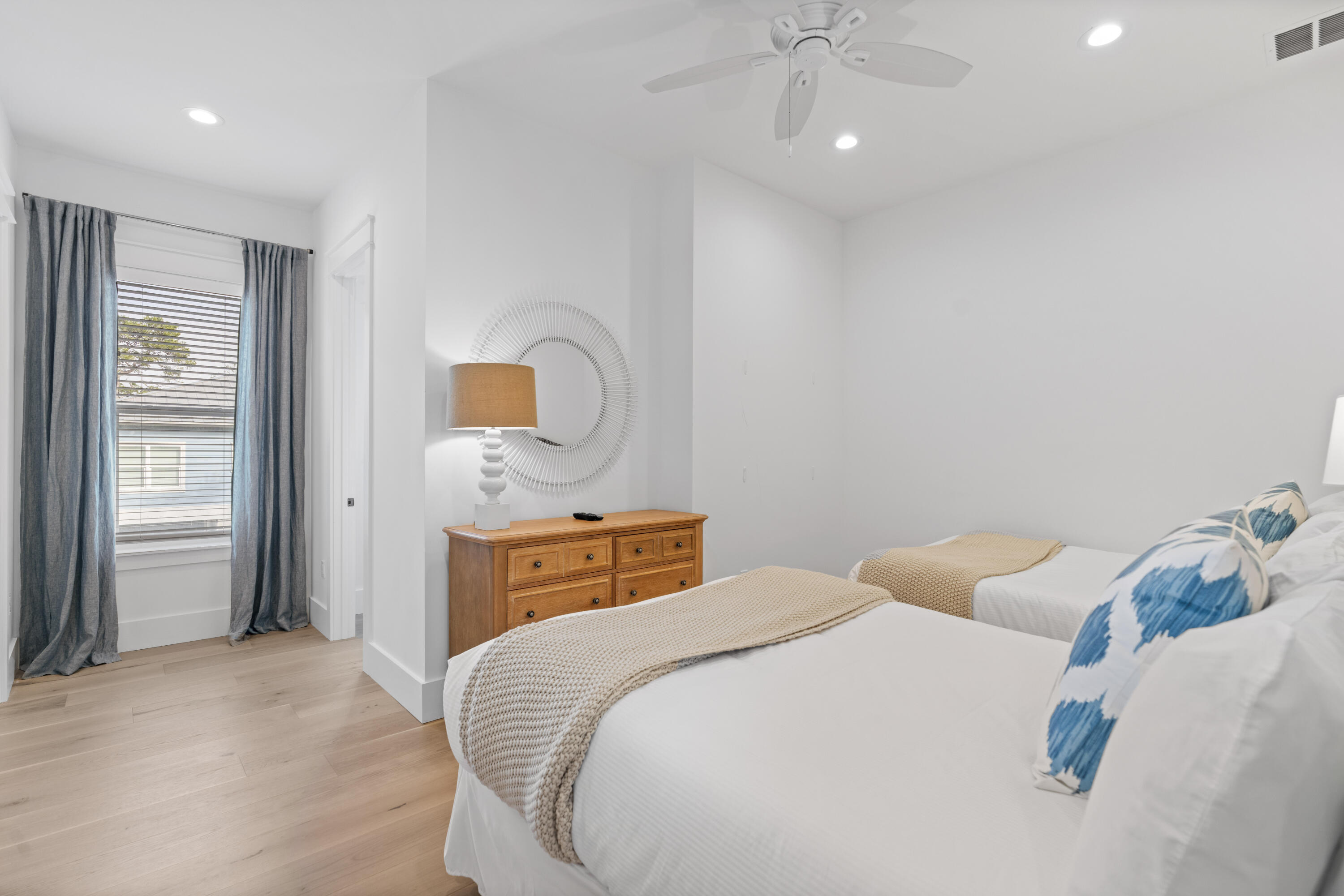 EASTERN LAKE S/D - Residential