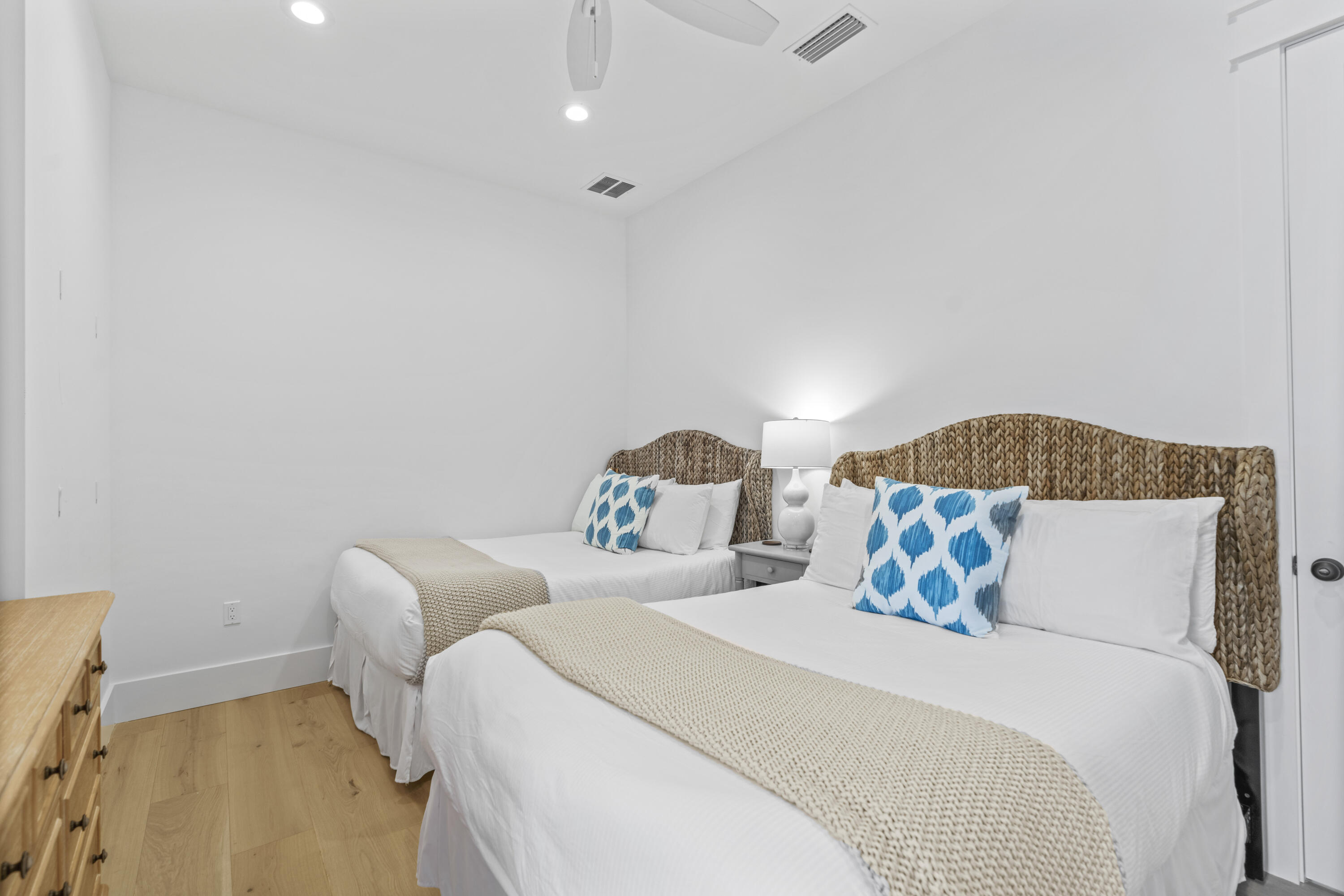 EASTERN LAKE S/D - Residential