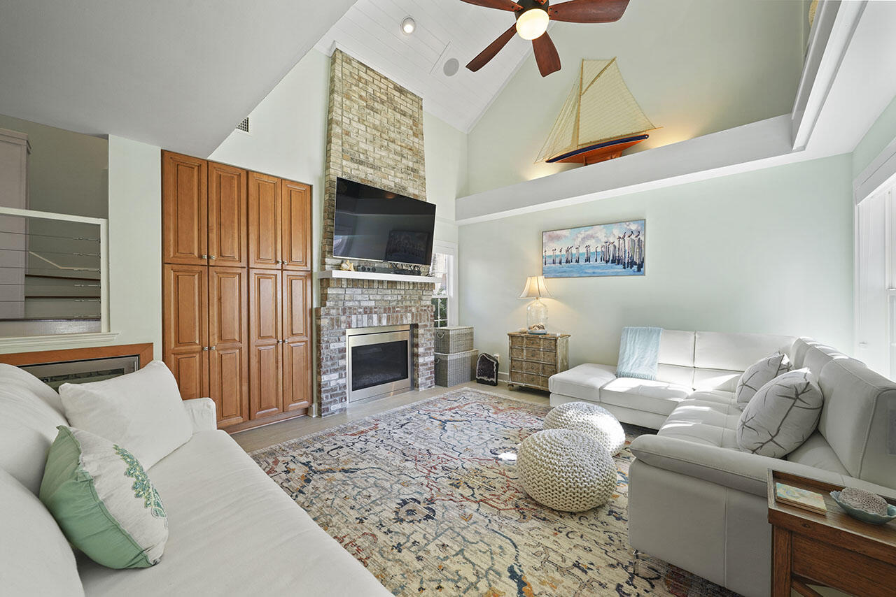 Miramar Beach, Florida 32550, United States, 3 Bedrooms Bedrooms, ,3 BathroomsBathrooms,Residential,Active,44595