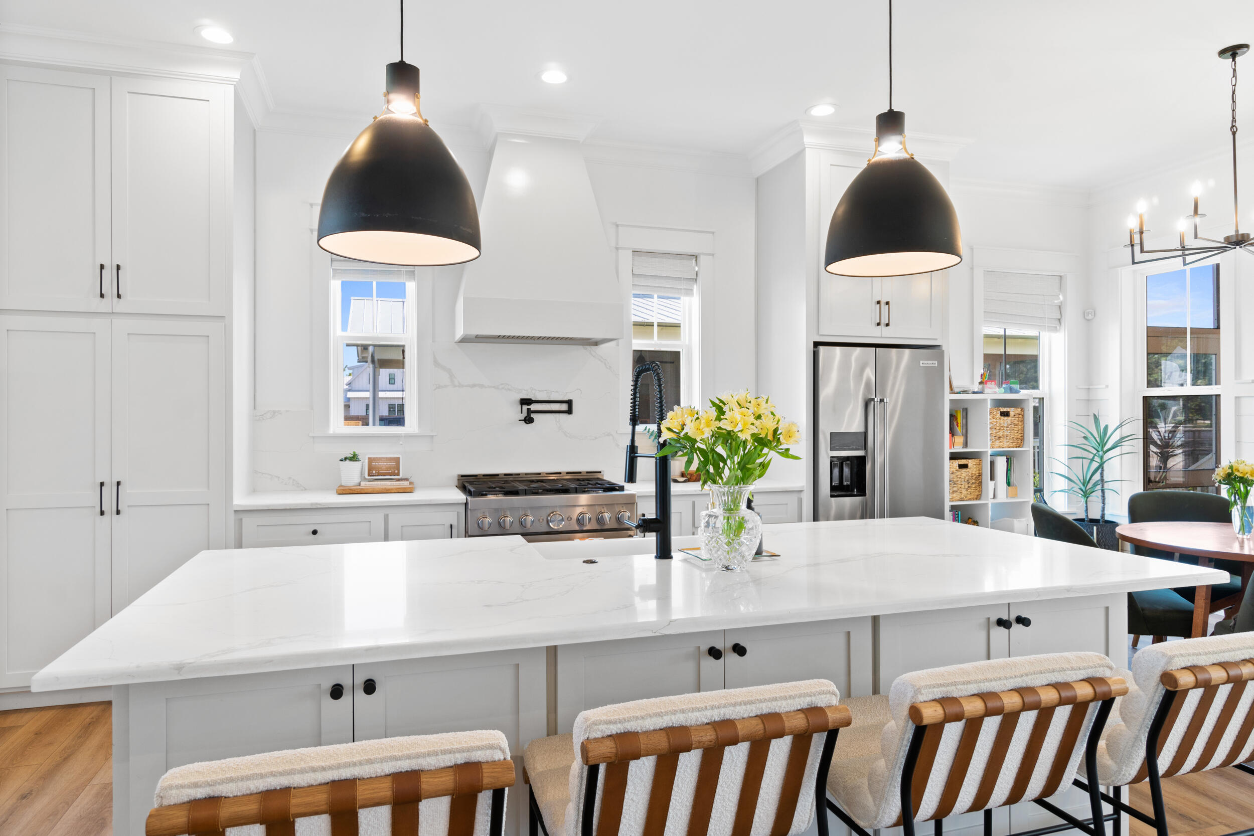 DAXTON ON THE BAY - Residential