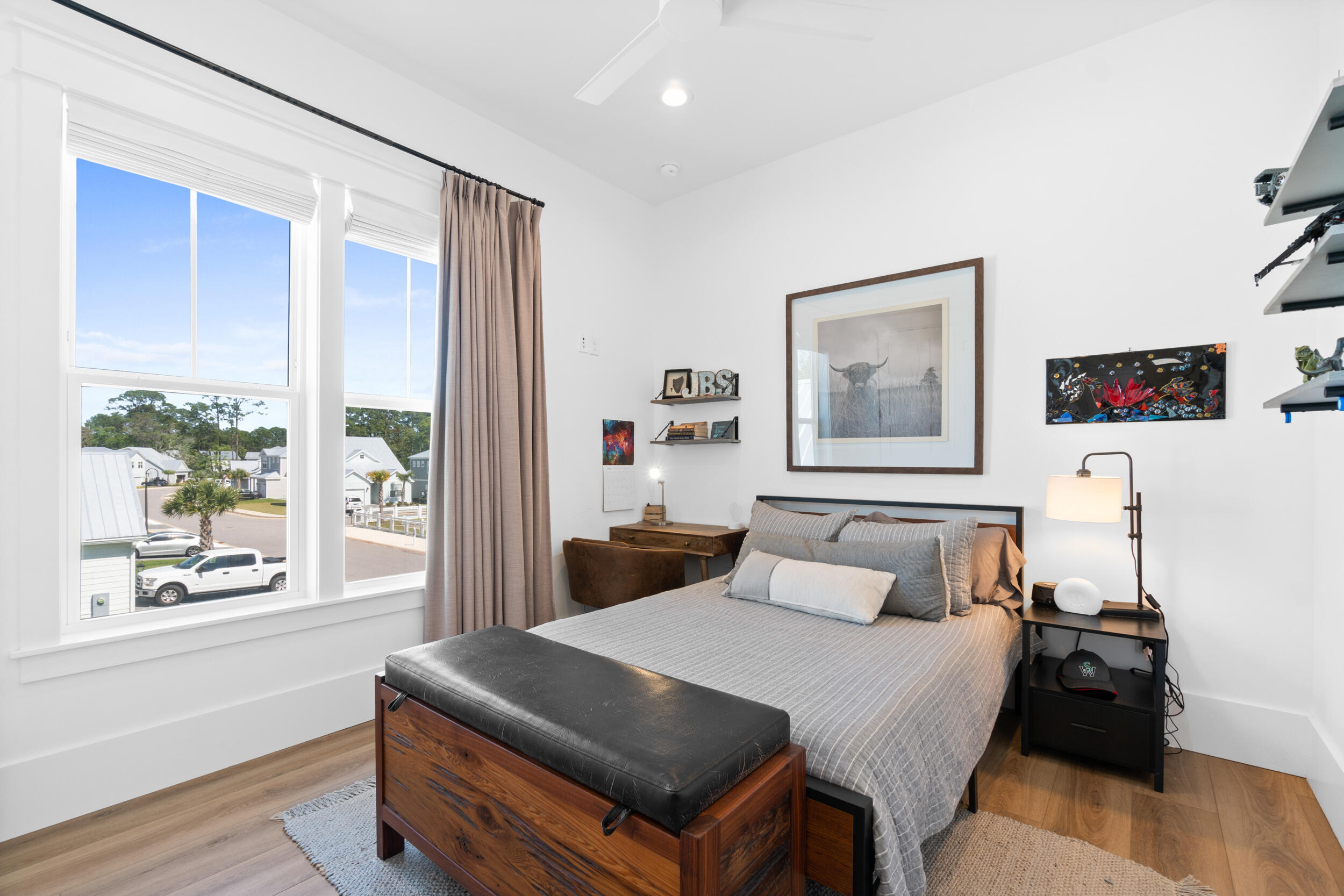 DAXTON ON THE BAY - Residential