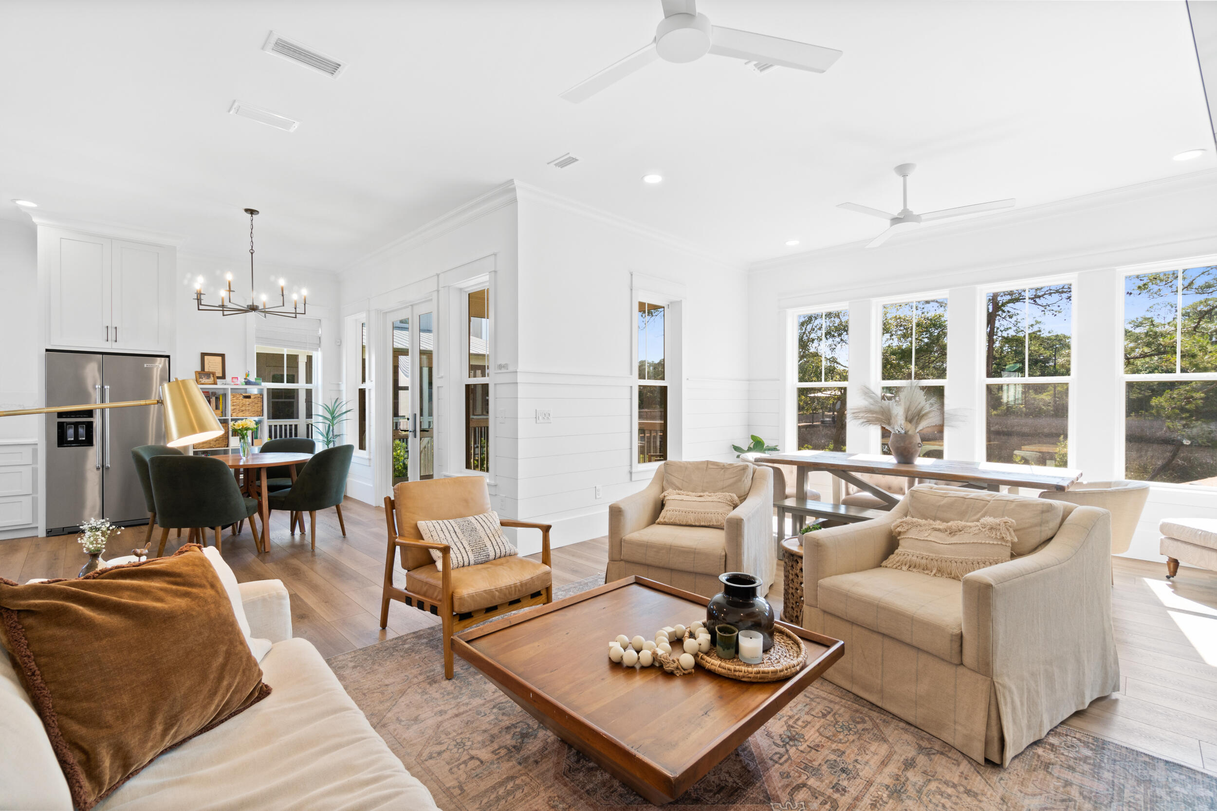 DAXTON ON THE BAY - Residential