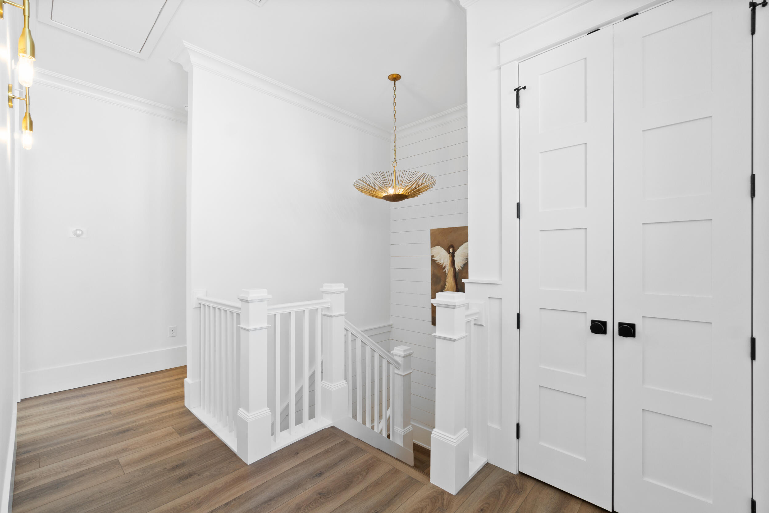 DAXTON ON THE BAY - Residential