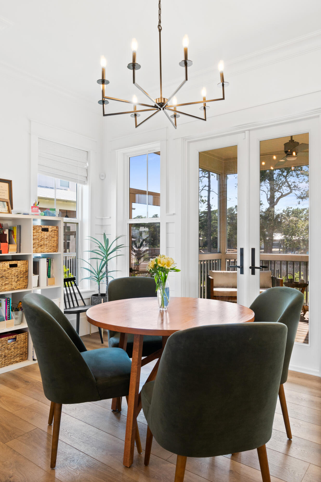 DAXTON ON THE BAY - Residential