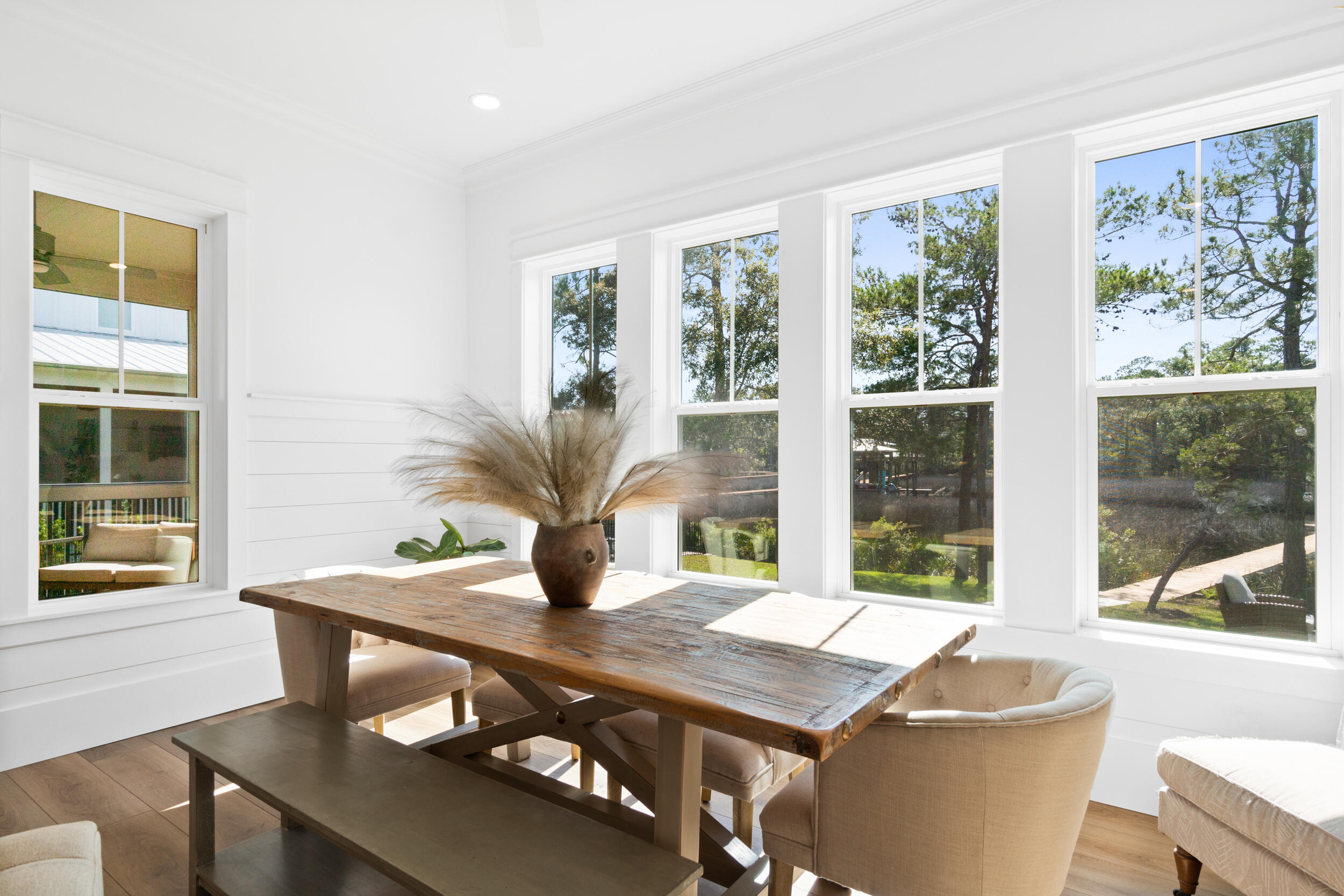 DAXTON ON THE BAY - Residential