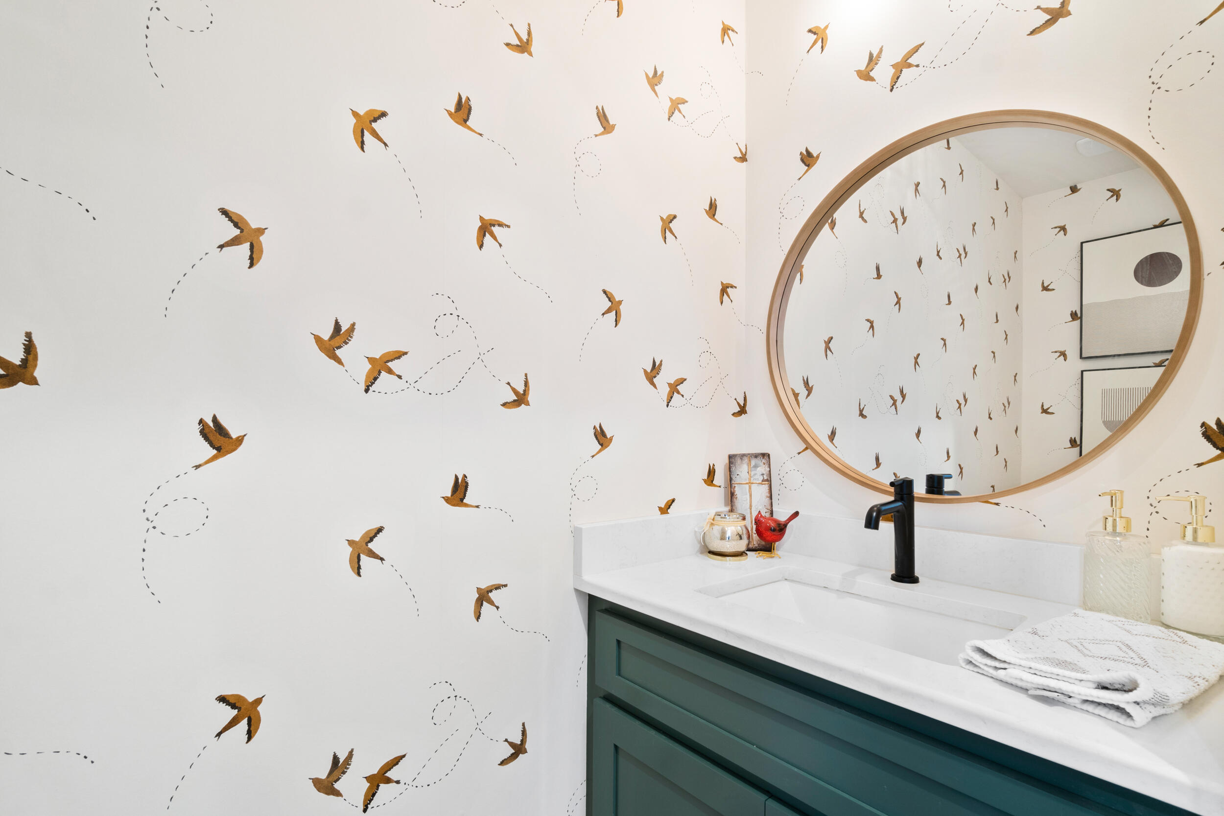 DAXTON ON THE BAY - Residential