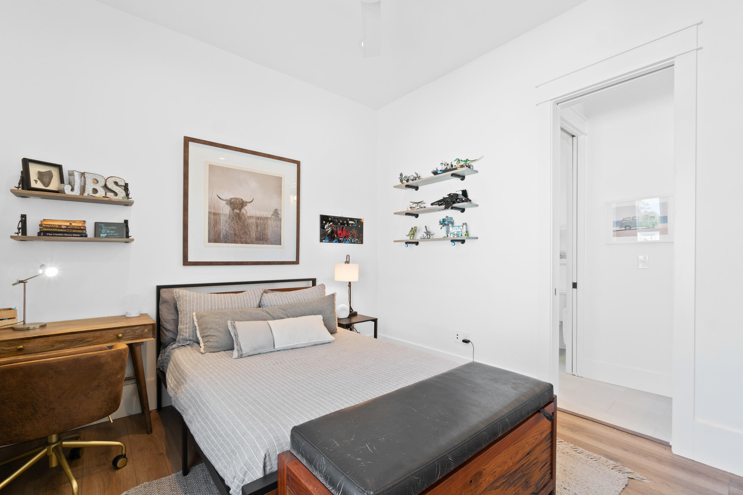 DAXTON ON THE BAY - Residential