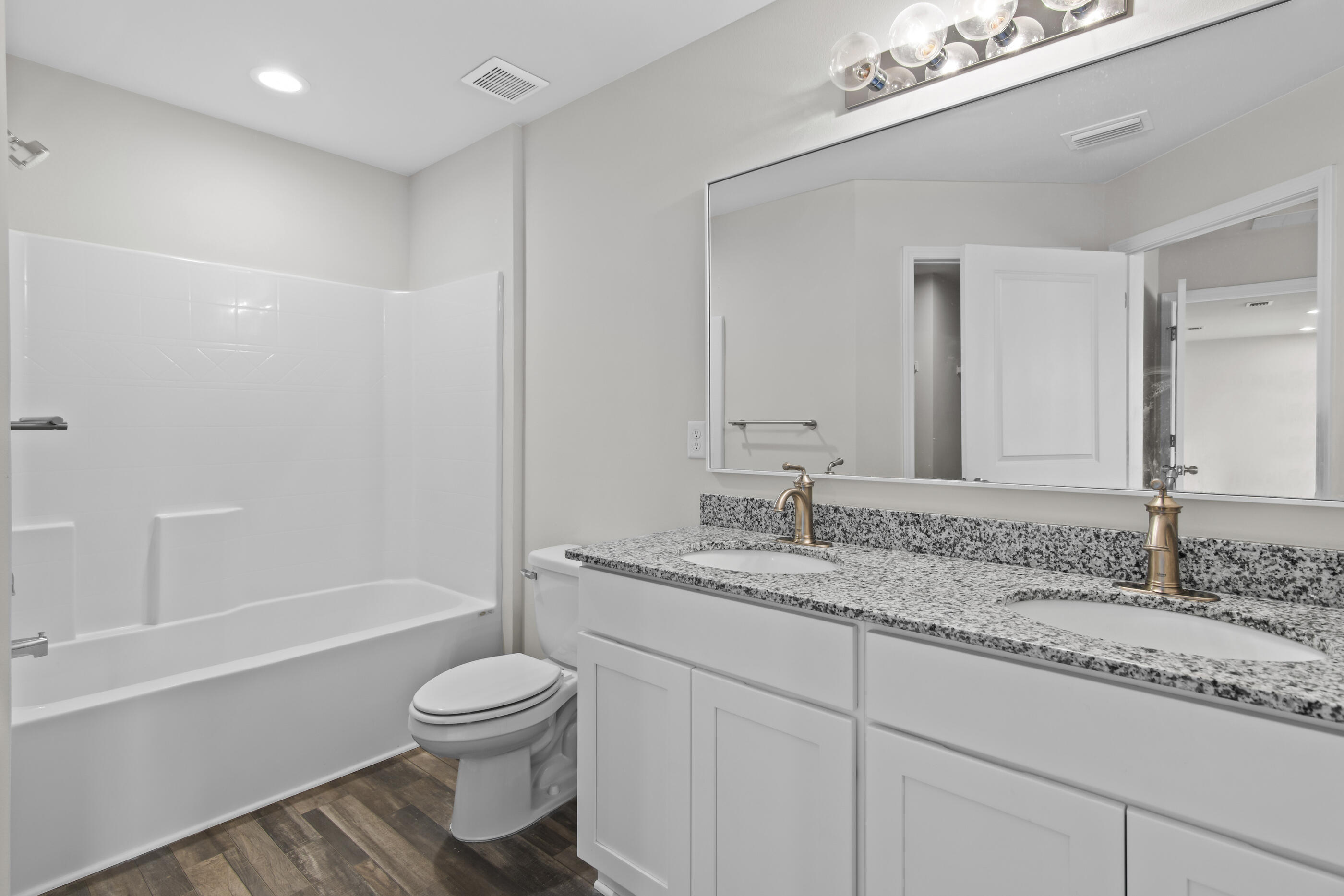 CROSS CREEK - Residential