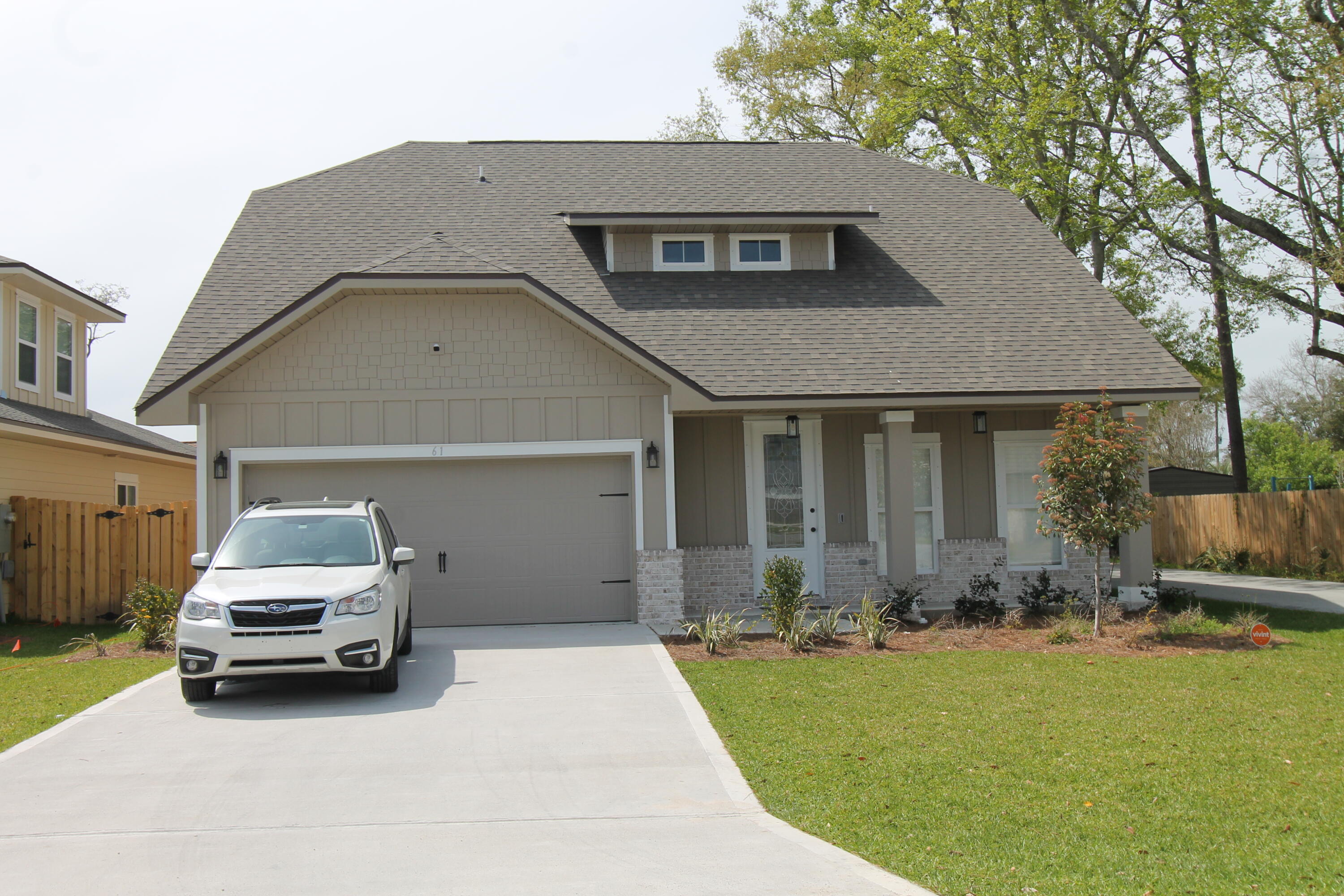 Entered for comps. only, home sold prior to listing. Please see agent notes. Introducing ''Temple Park at Port Dixie'', a 40 lot development is Shalimar with both underground utilities and broad sidewalks. This home has super curb appeal, as well as a side entry garage. As you enter the front of this 4/3.5 home through the large covered porch front door, the dining room is on your left and the stairwell is on your right. As you continue down the hallway, a powder room is on the left. Continuing forward, you will then enter the gourmet kitchen which boasts buttercream painted custom cabinetry with crown molding, 3 CM. granite countertops, Frigidaire Gallery series stainless appliances and a roomy breakfast bar.