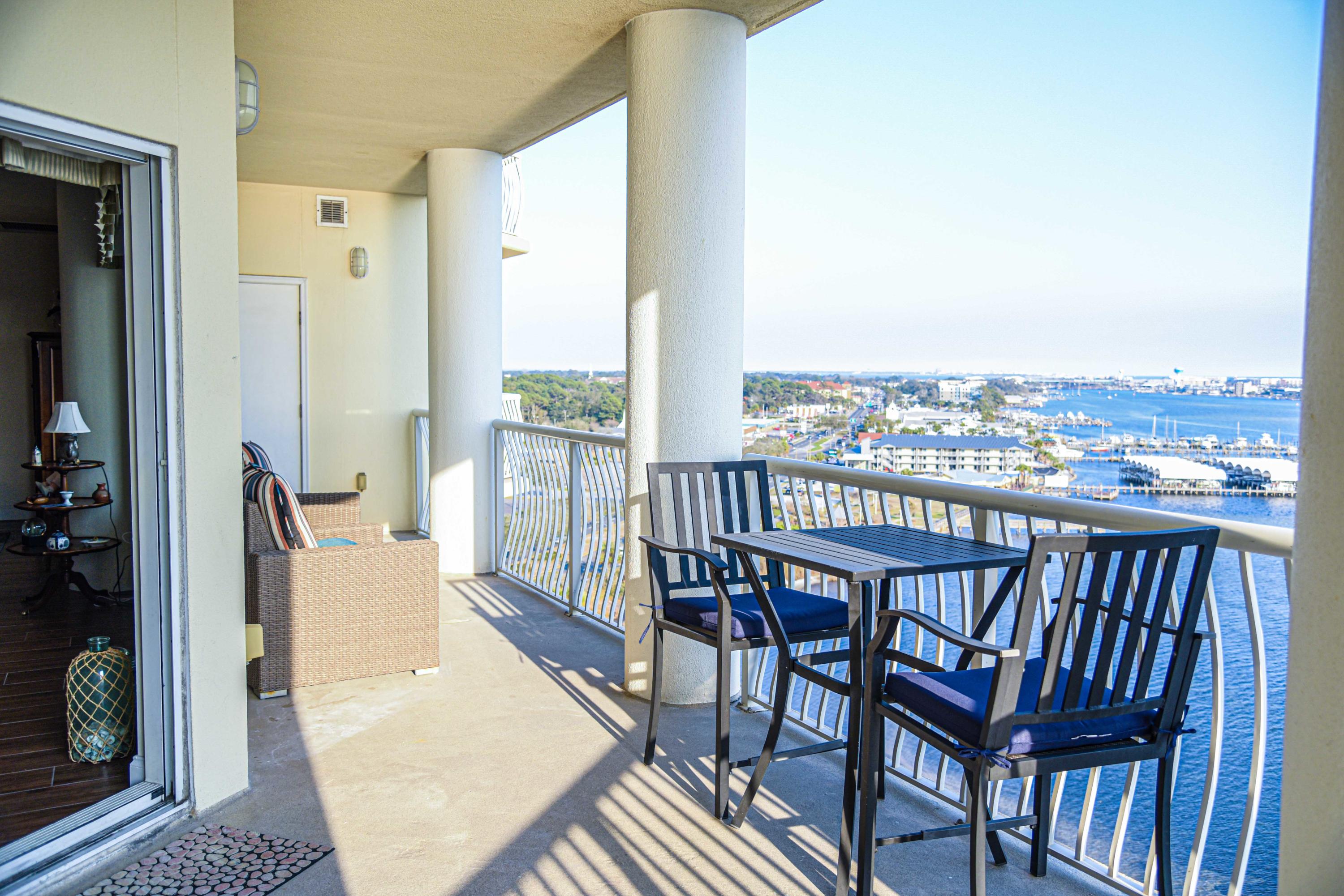 PRESIDIO YACHT CLUB - Residential