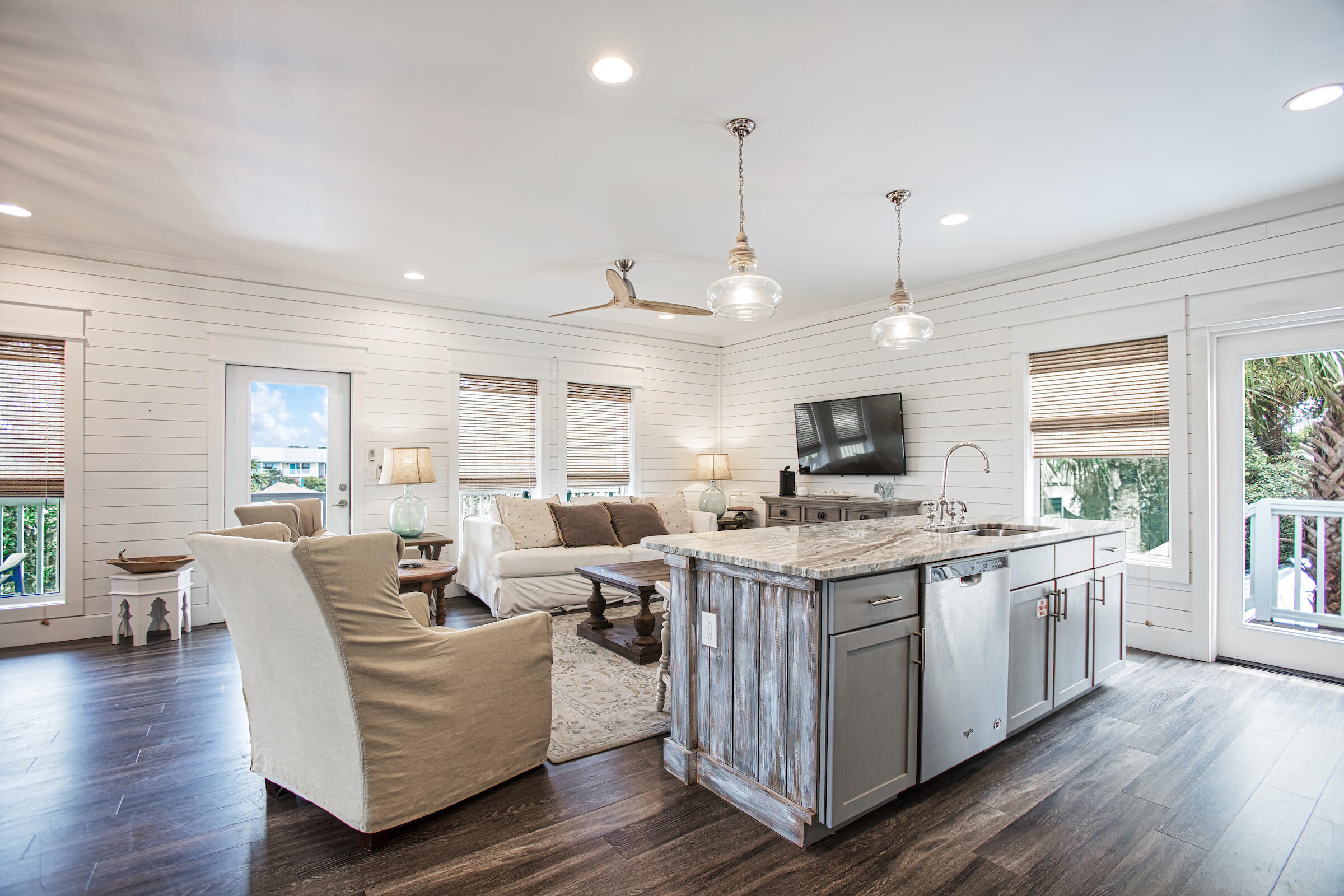 TRANQUIL SHORES - Residential