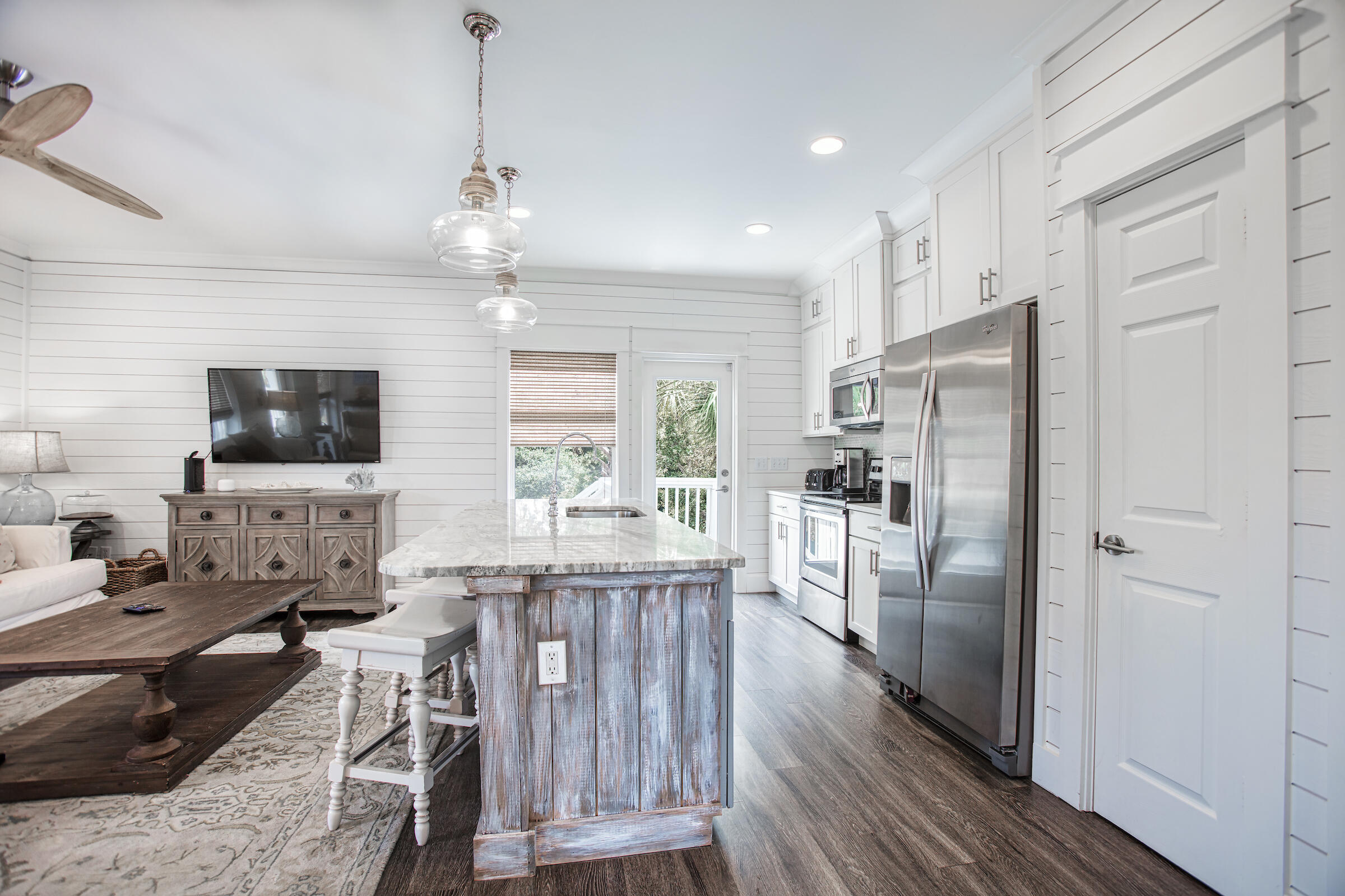 TRANQUIL SHORES - Residential