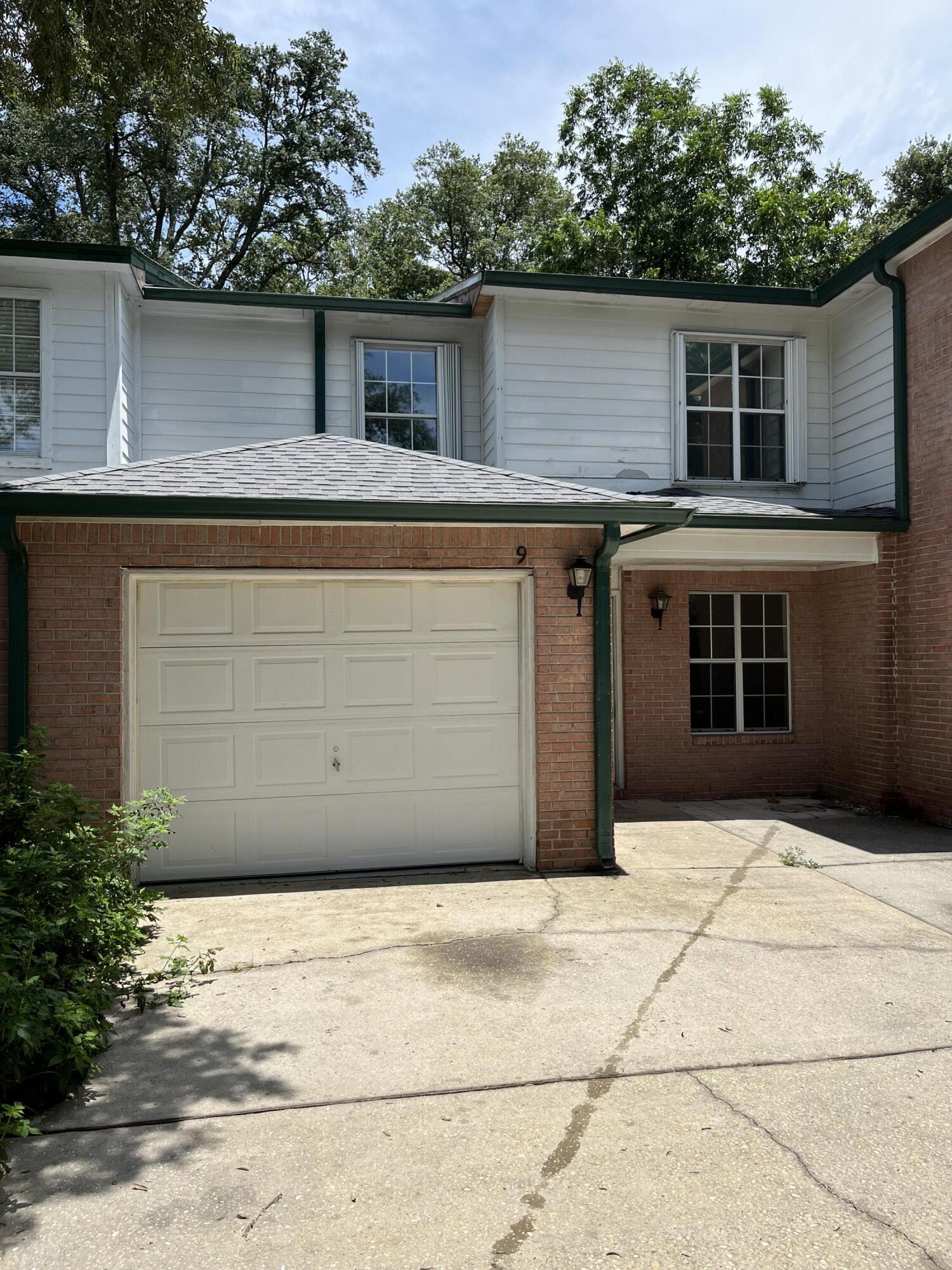 WILSON SQUARE T/H - Residential