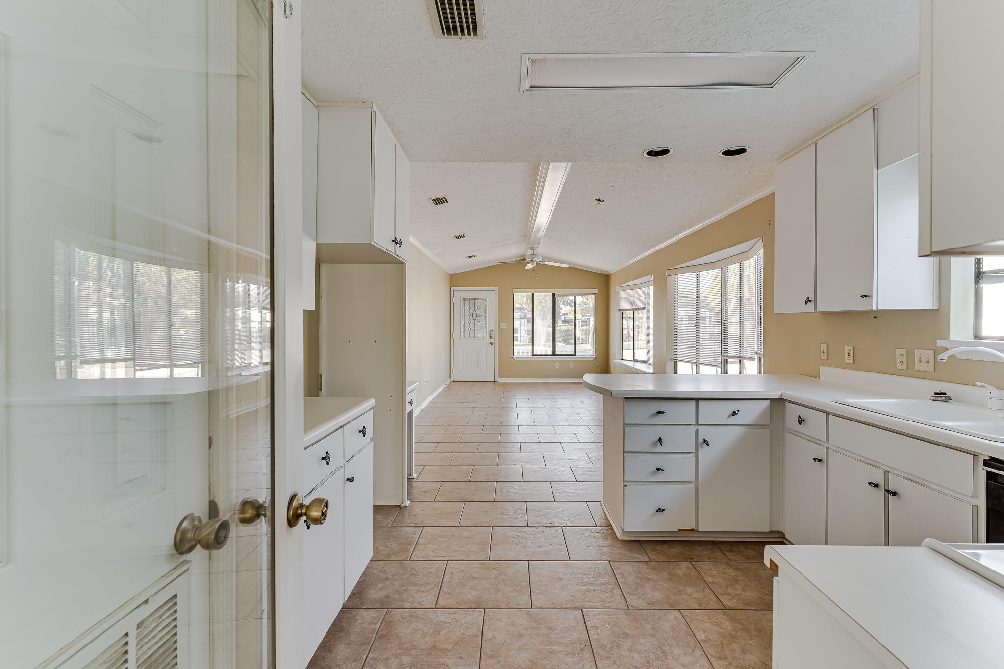 VENTURE OUT TRAVEL TRAIL RESORTS - Residential