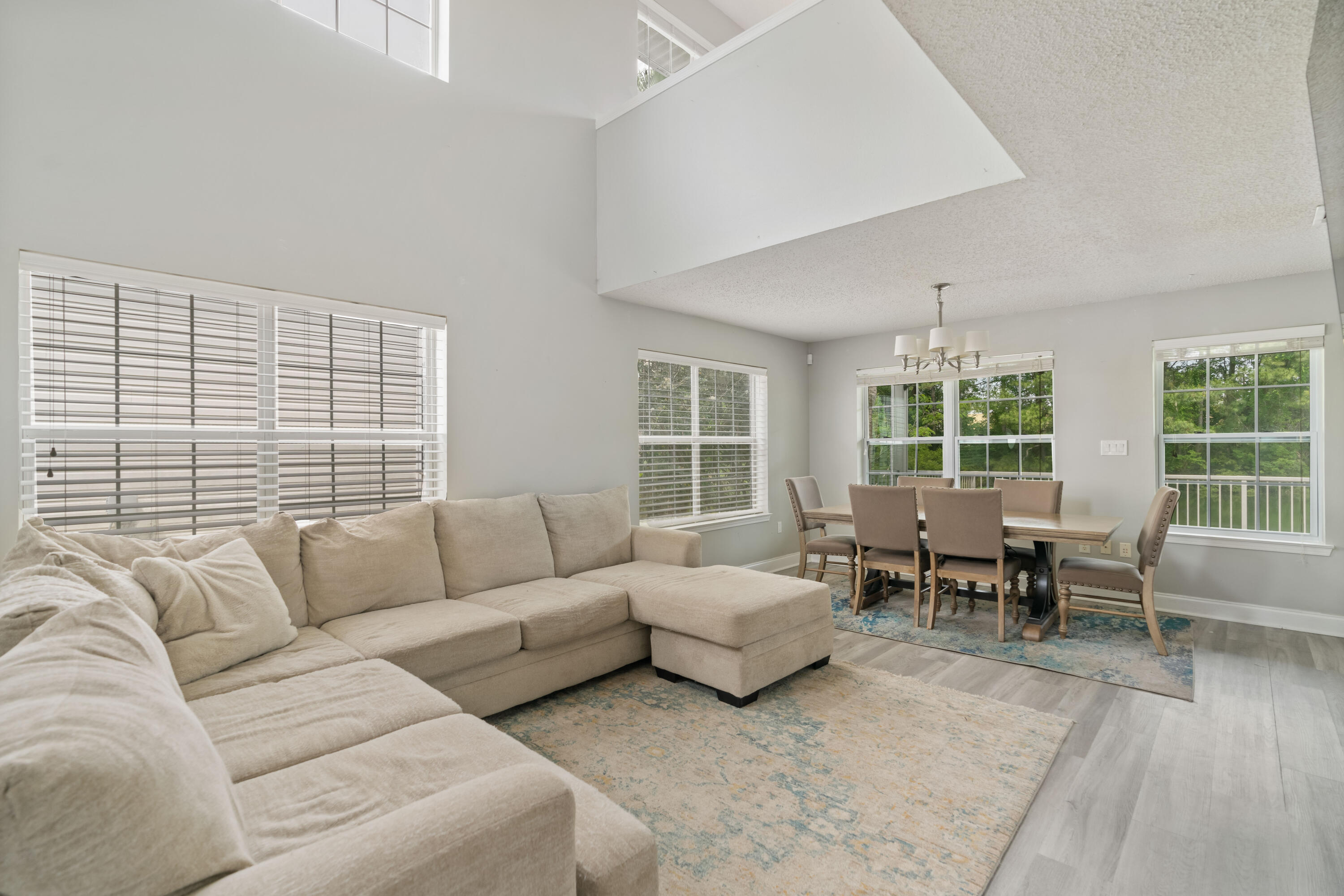 TWIN LAKE ESTATES - Residential