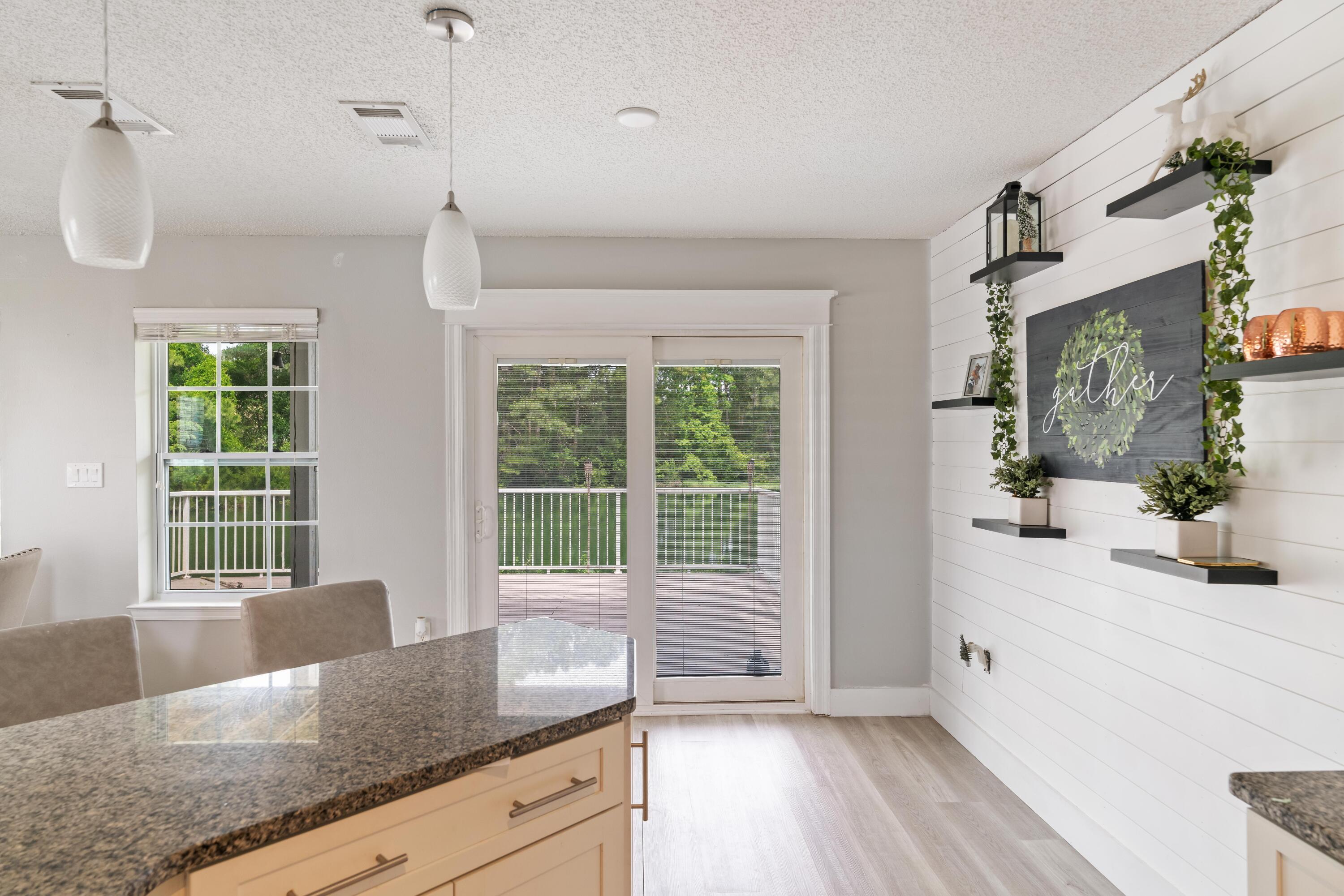 TWIN LAKE ESTATES - Residential