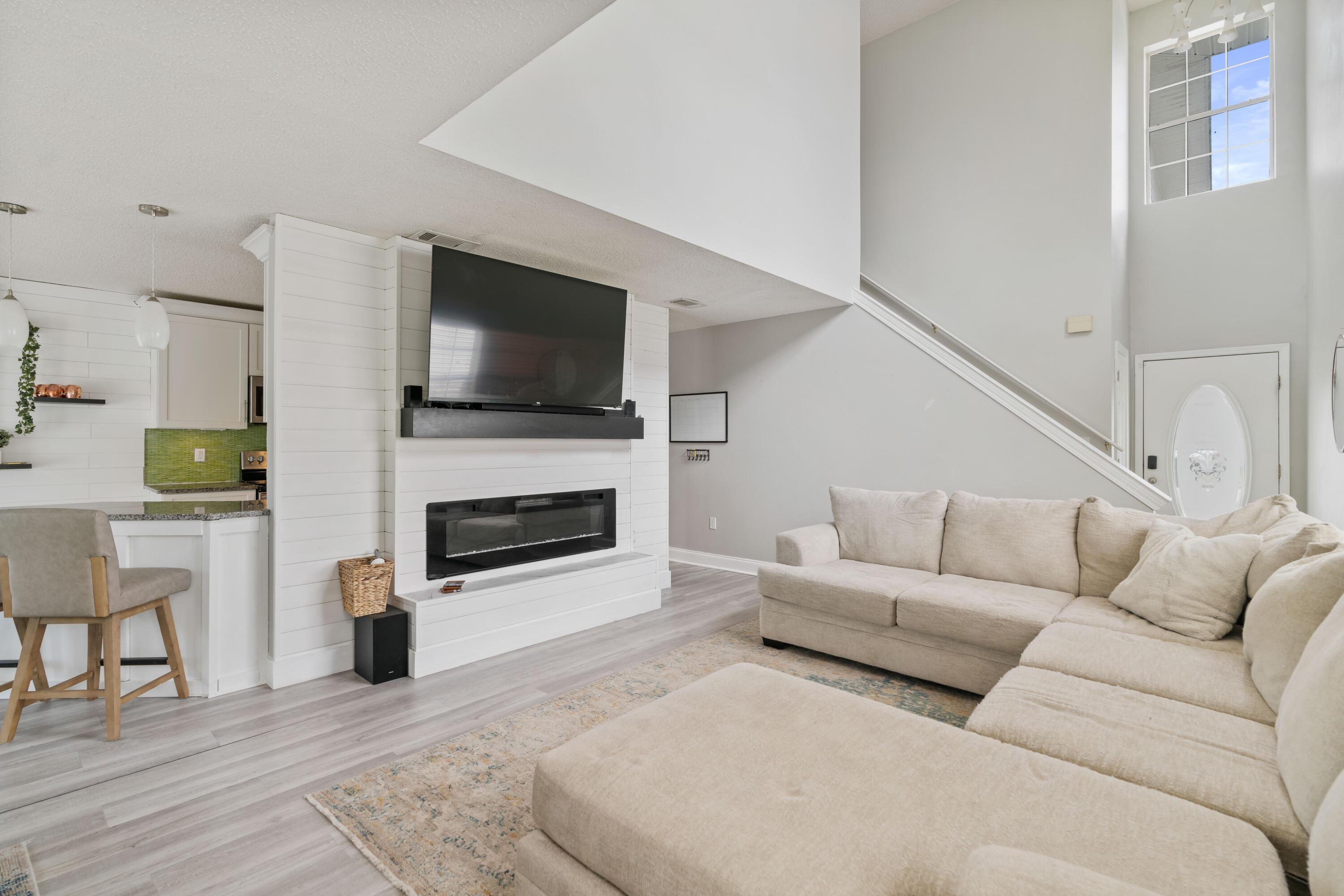 TWIN LAKE ESTATES - Residential