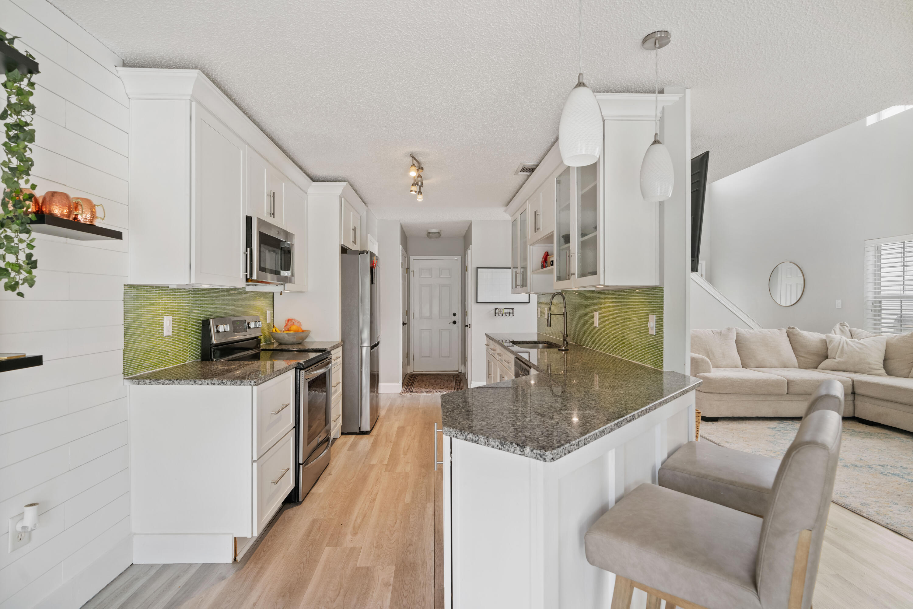 TWIN LAKE ESTATES - Residential