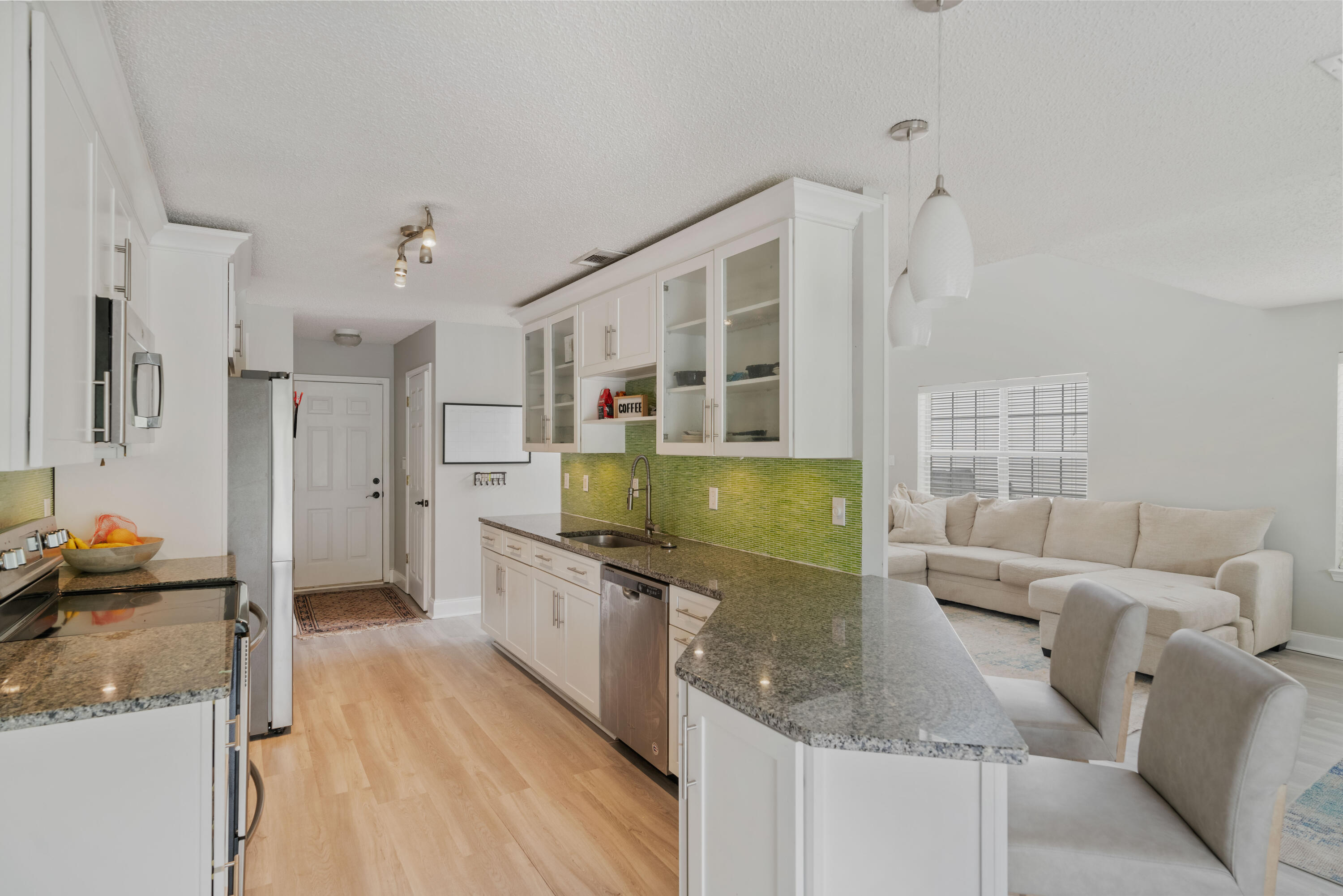 TWIN LAKE ESTATES - Residential