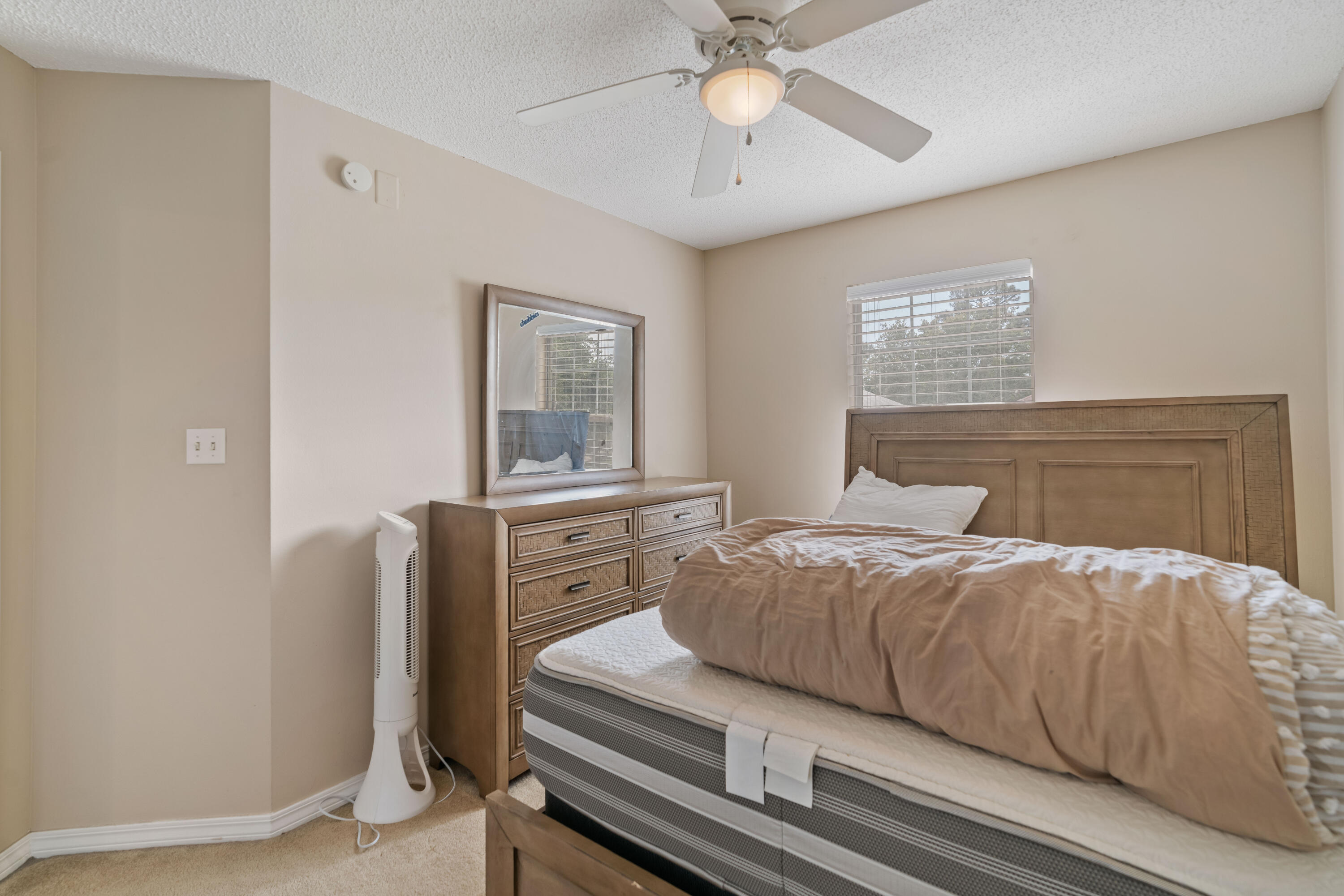 TWIN LAKE ESTATES - Residential