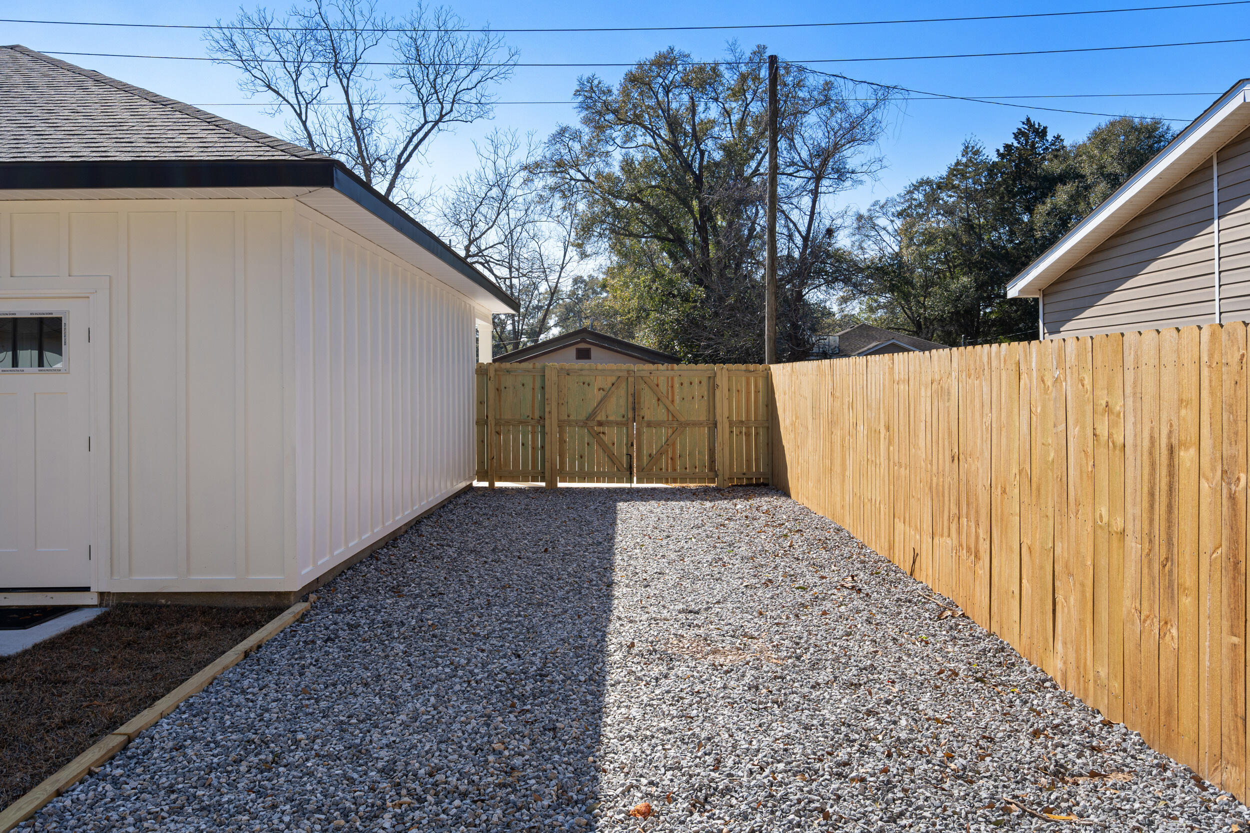 CRESTVIEW BEG SW COR LOT 4 BLK 146 N 53 DEG E 75FT S 36 - Residential