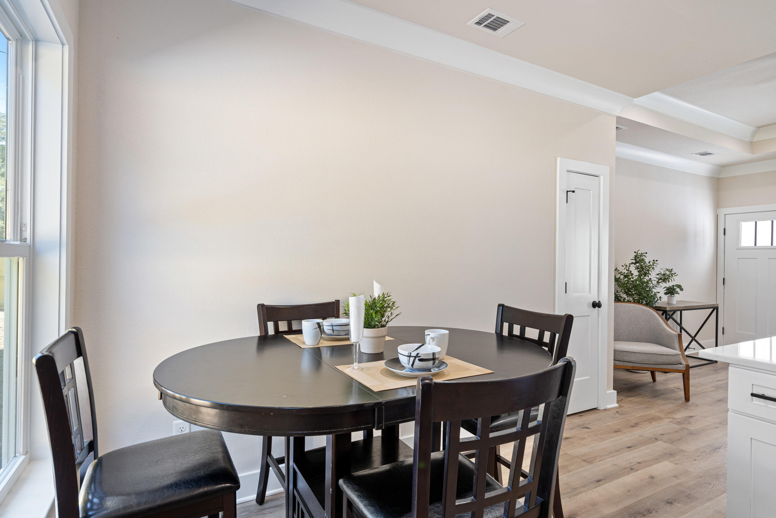 CRESTVIEW BEG SW COR LOT 4 BLK 146 N 53 DEG E 75FT S 36 - Residential