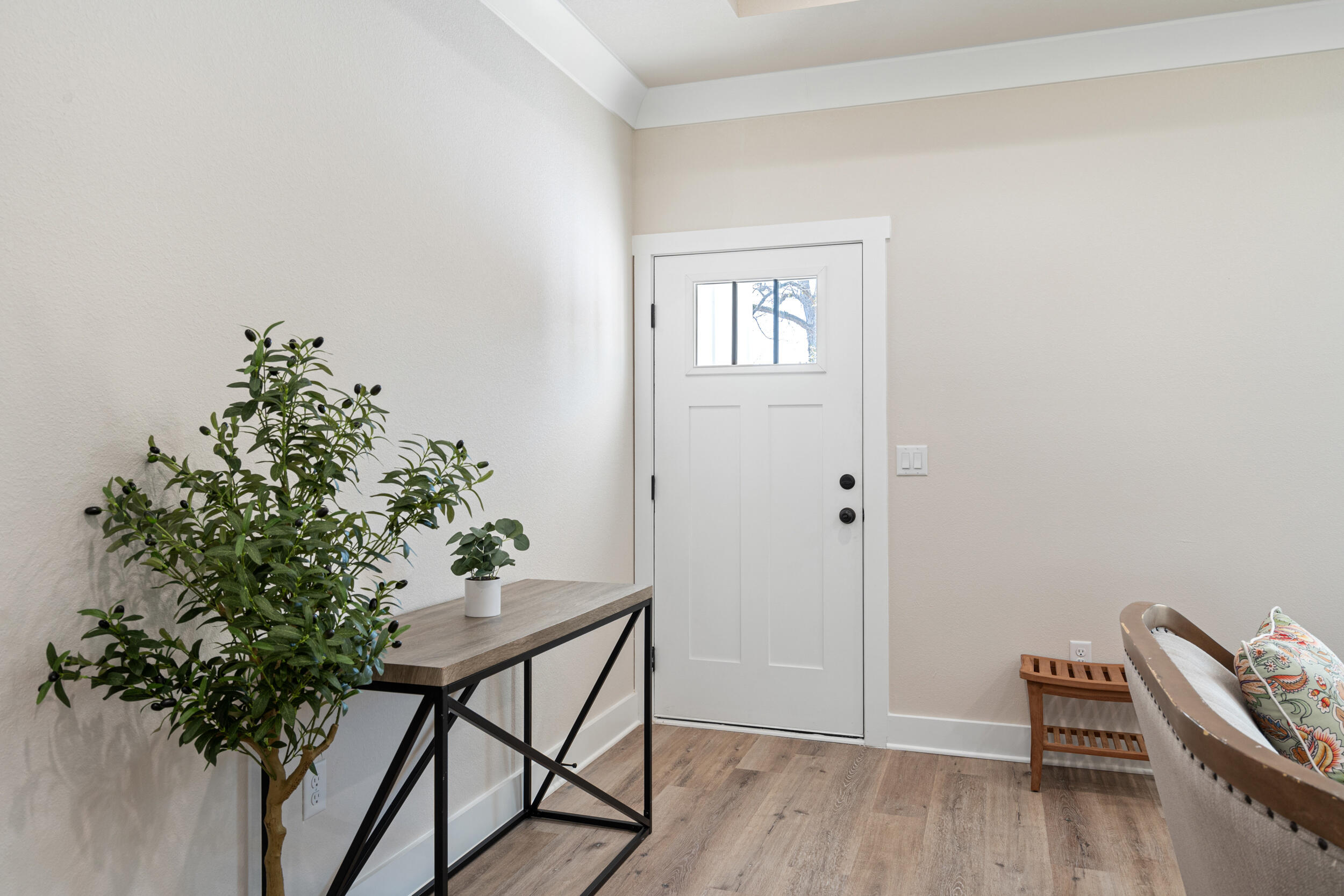 CRESTVIEW BEG SW COR LOT 4 BLK 146 N 53 DEG E 75FT S 36 - Residential