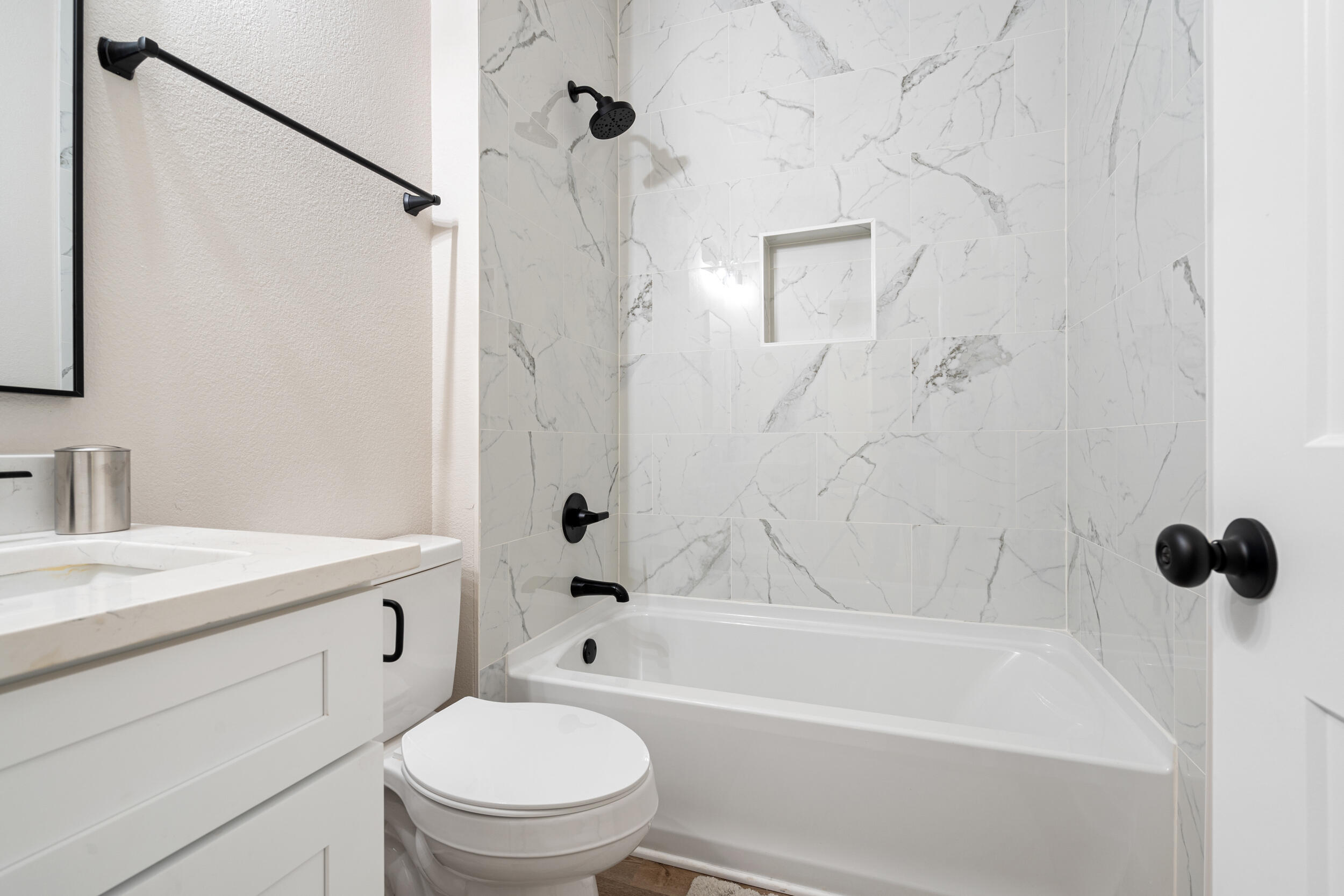 CRESTVIEW BEG SW COR LOT 4 BLK 146 N 53 DEG E 75FT S 36 - Residential