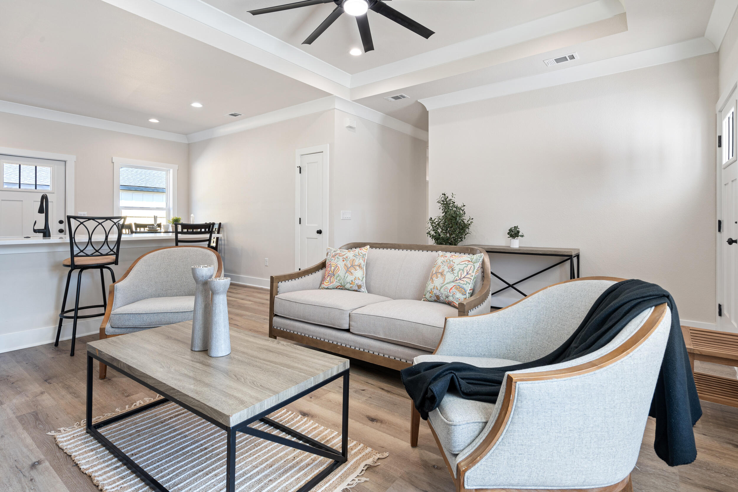 CRESTVIEW BEG SW COR LOT 4 BLK 146 N 53 DEG E 75FT S 36 - Residential