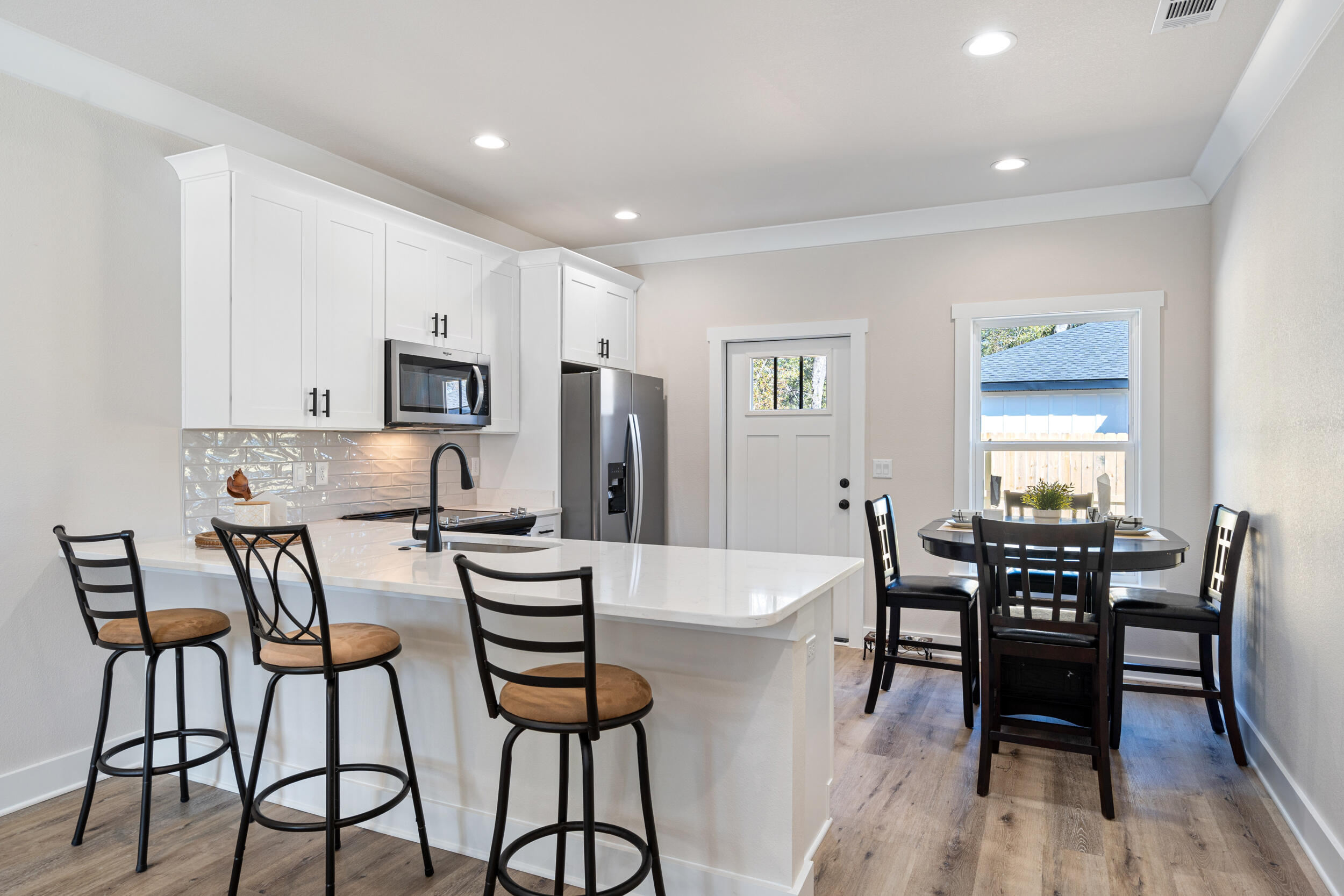 CRESTVIEW BEG SW COR LOT 4 BLK 146 N 53 DEG E 75FT S 36 - Residential