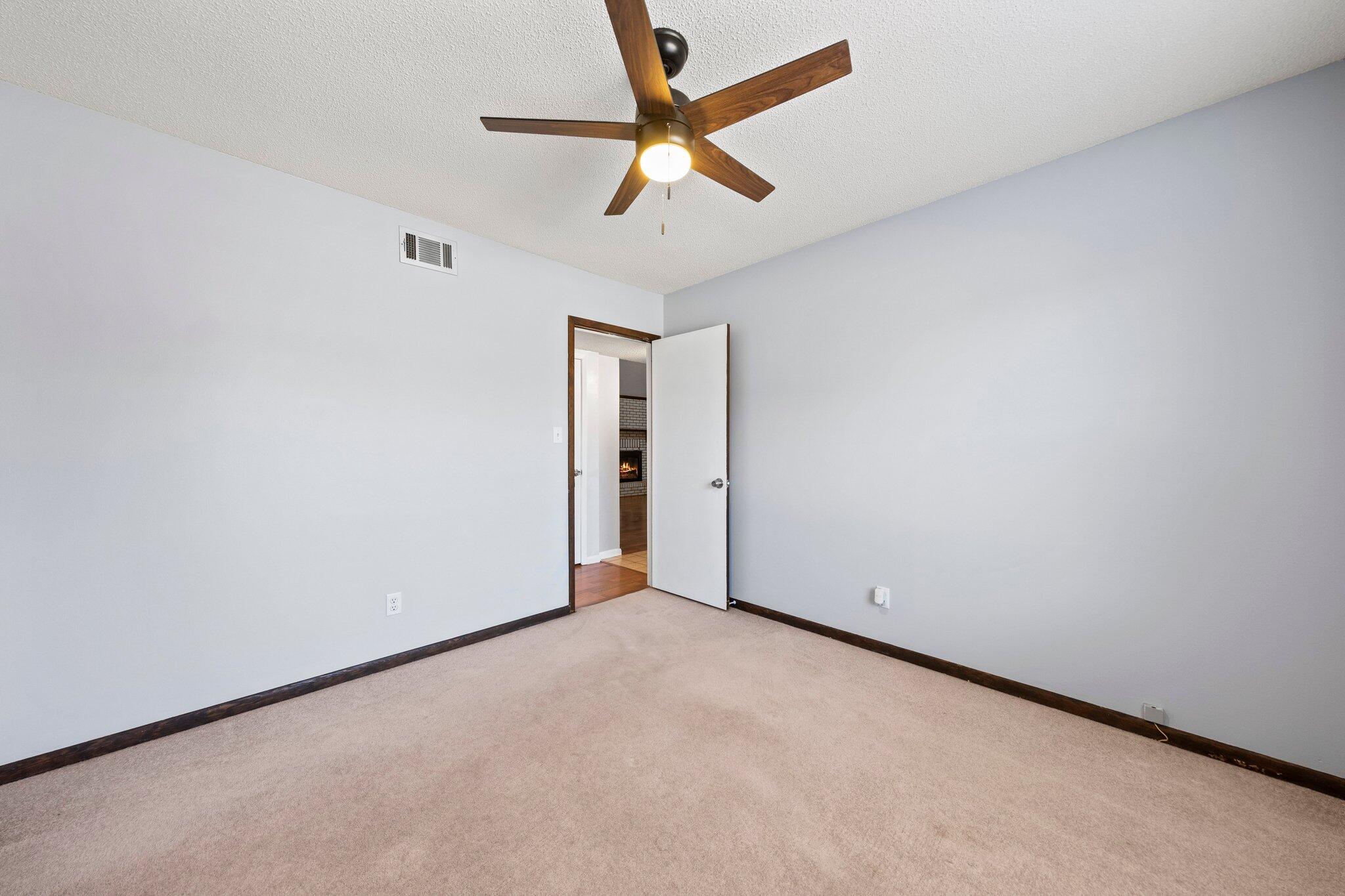 RAINTREE ESTATES - Residential Lease