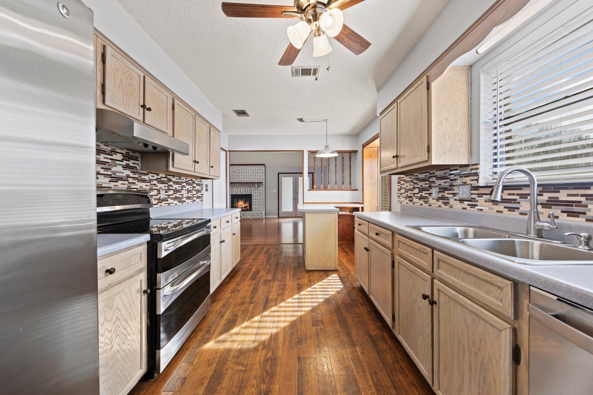 RAINTREE ESTATES - Residential Lease