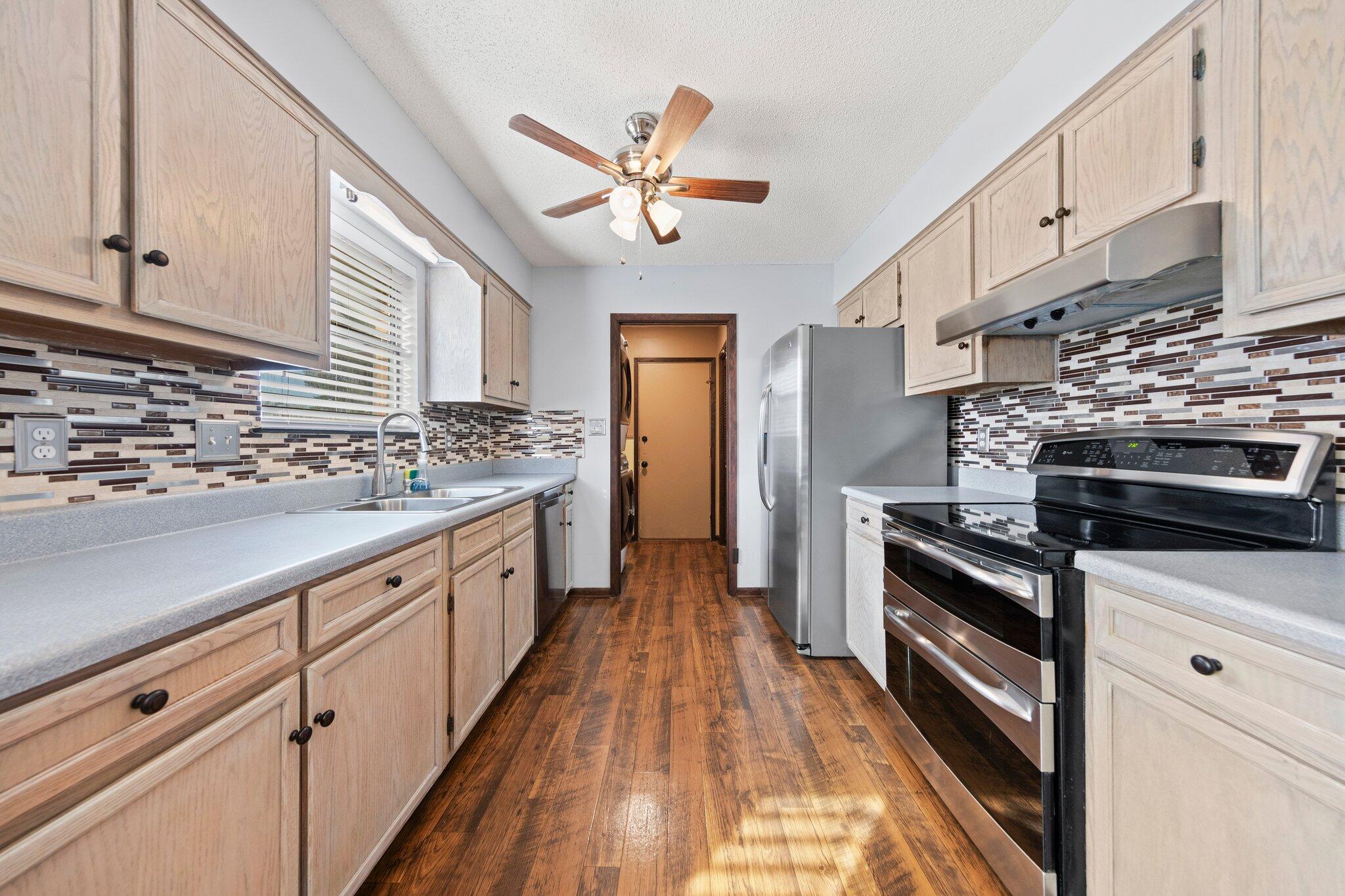 RAINTREE ESTATES - Residential Lease