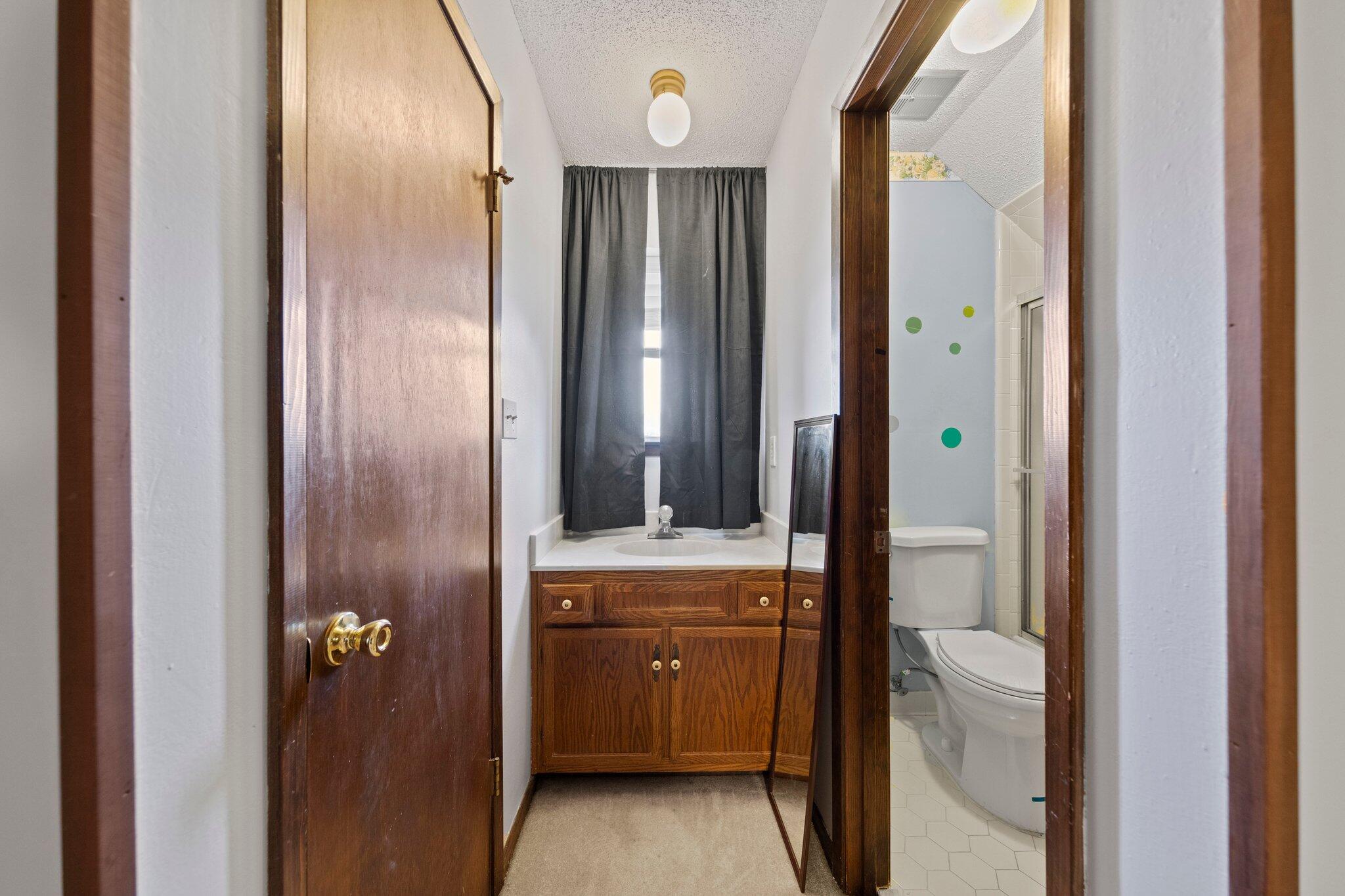 RAINTREE ESTATES - Residential Lease