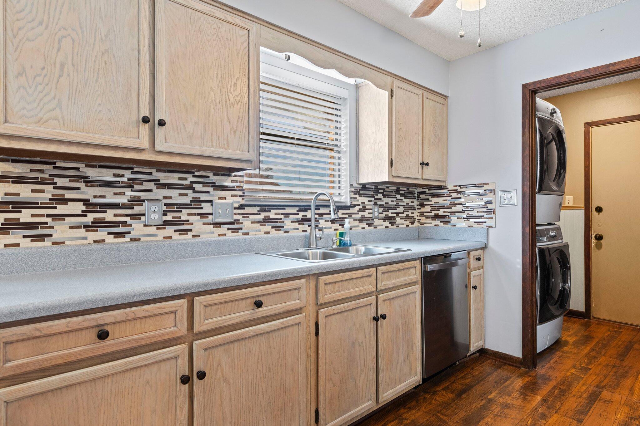 RAINTREE ESTATES - Residential Lease